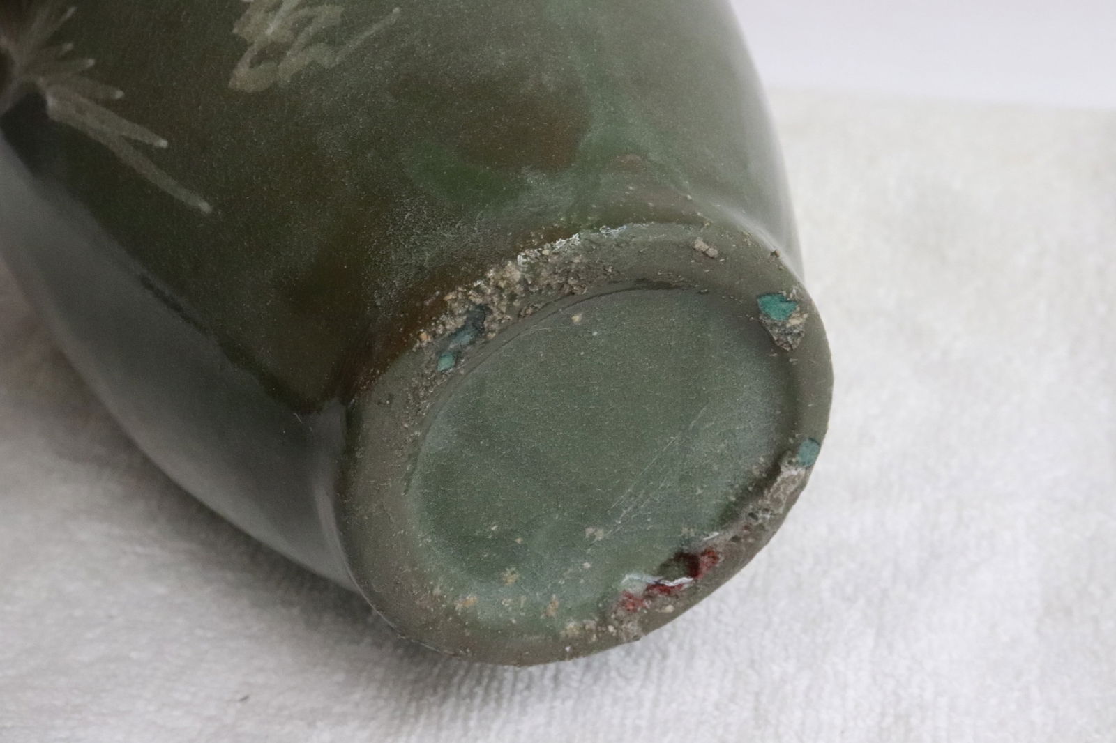 A Korean celadon vase - 6