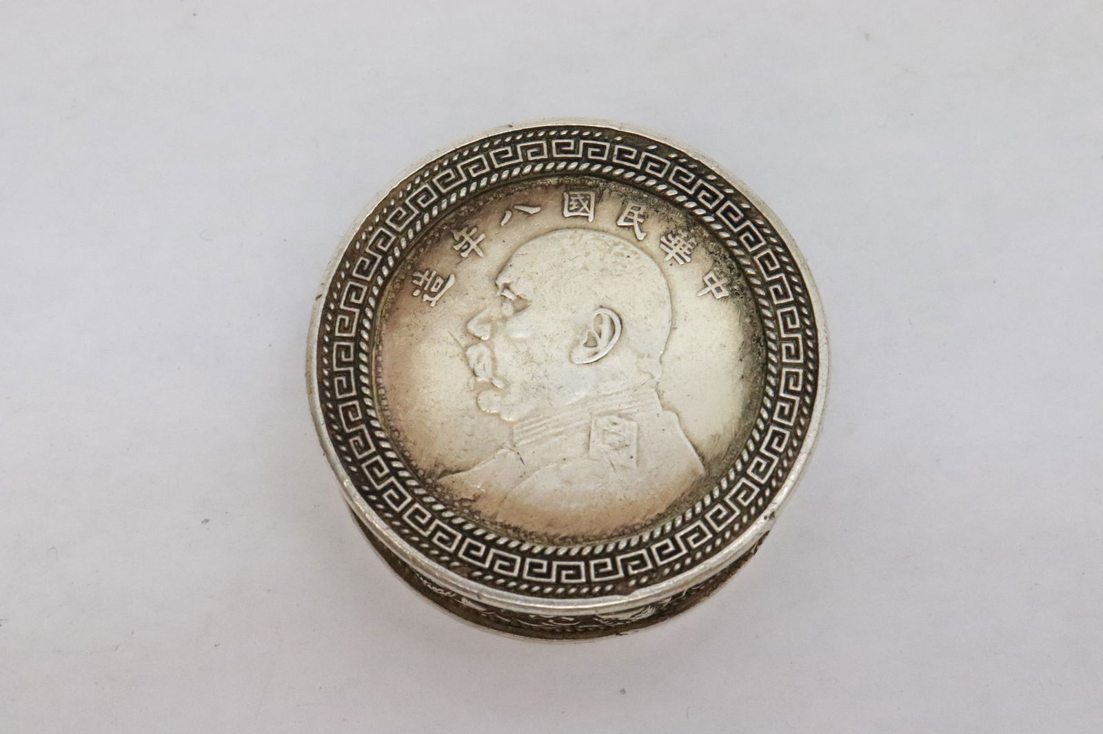 2 white metal boxes - 5