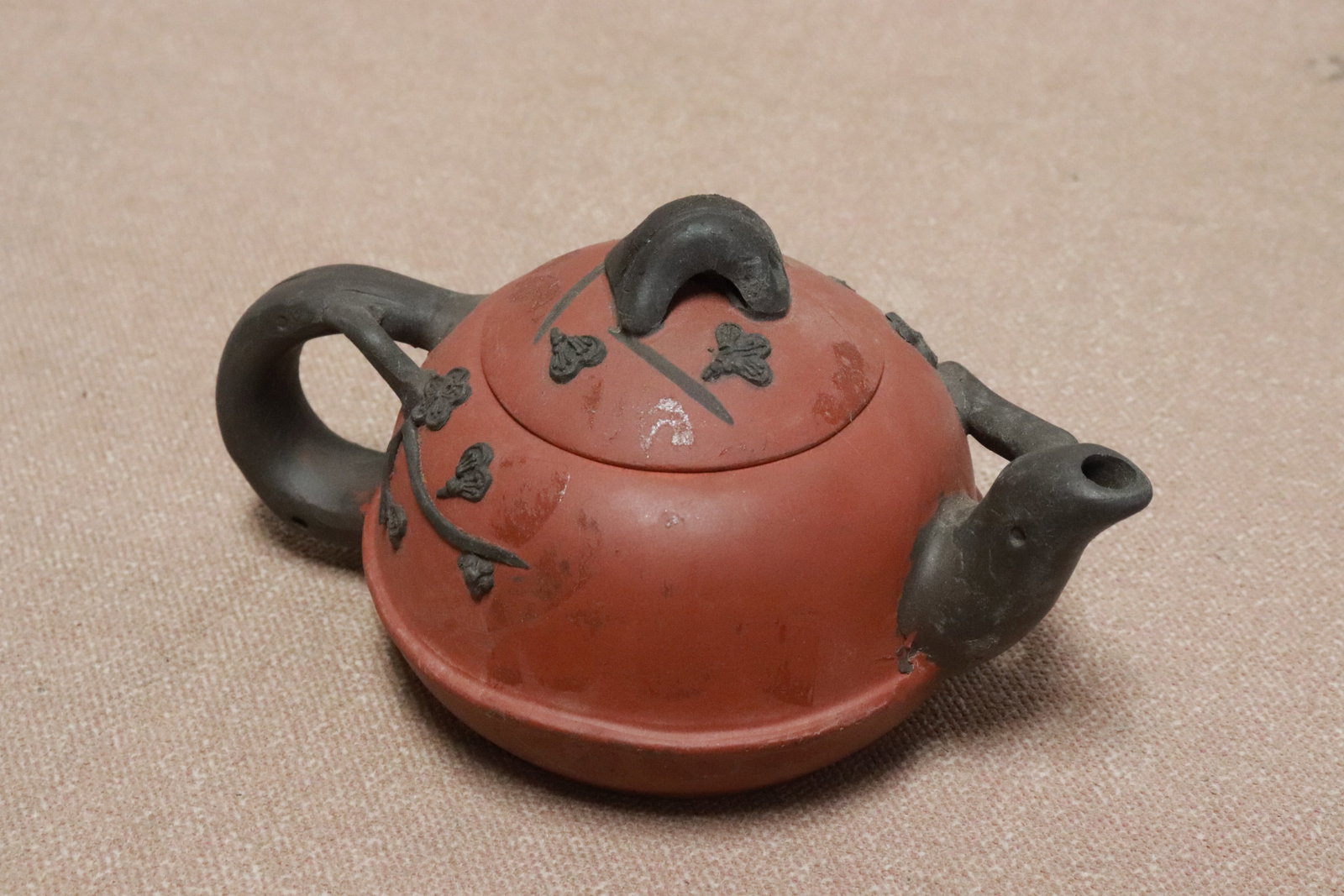 2 Yixing teapots - 6