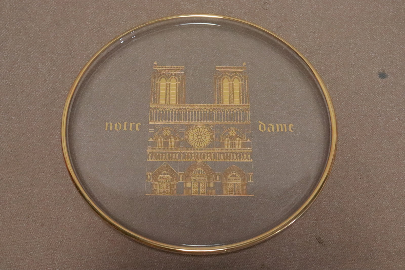 Gold etched crystal platter of Notre Dame by Orefers: Gold etched crystal platter of Notre Dame by Orefers, c. 1970, limited edition, 0.65"x9.83"dia