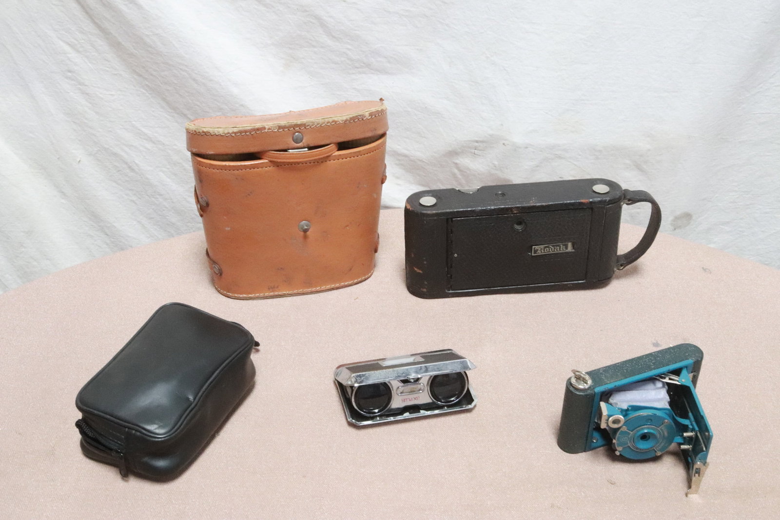 3 vintage camera, and 2 binoculars (1 of 8)