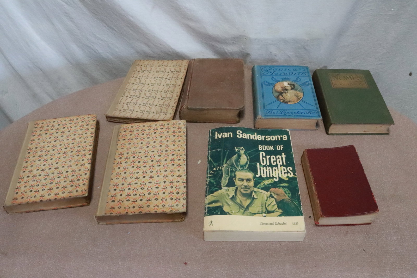 Lot of vintage books: Lot of vintage books