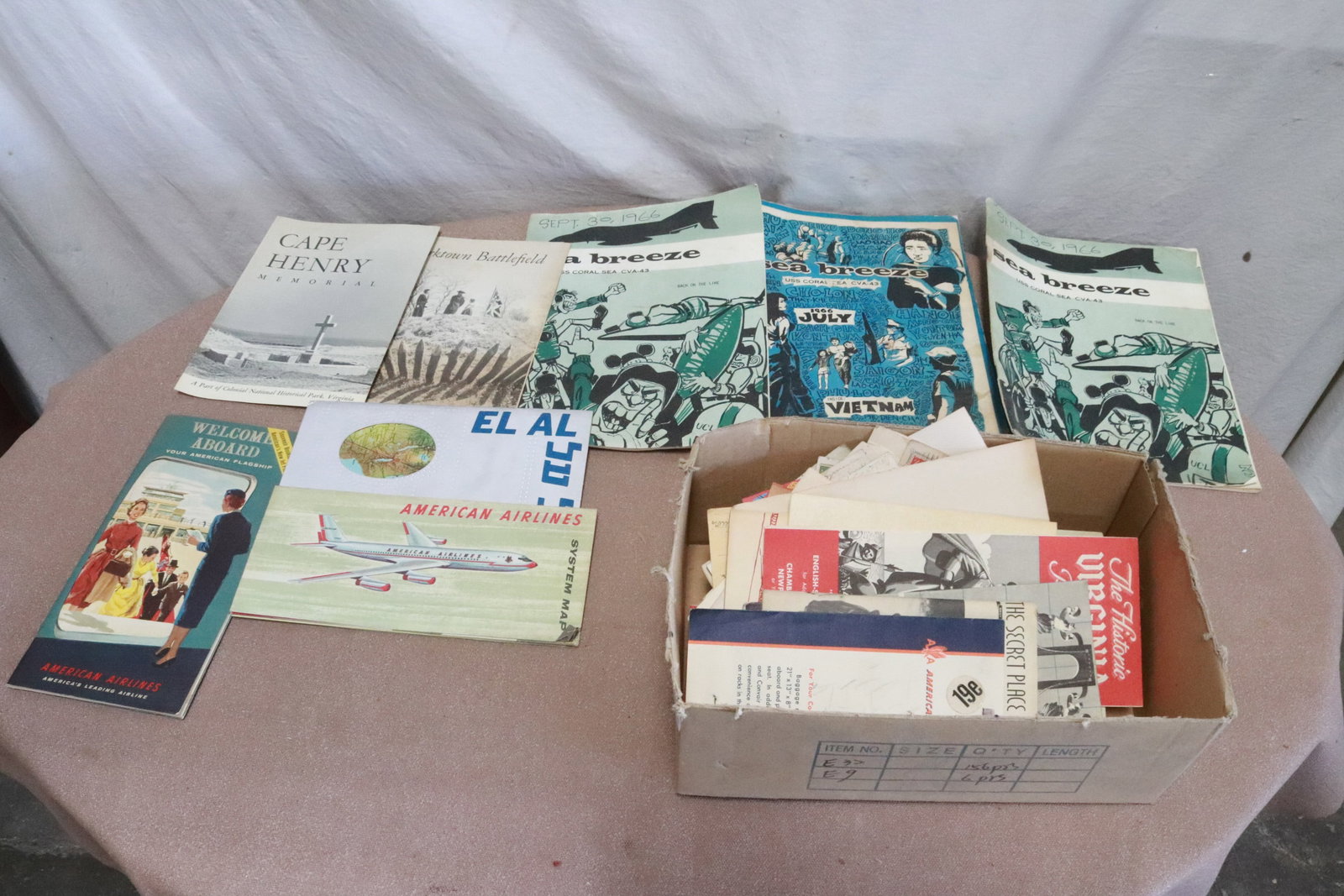 Vintage traveling and airline brochure (1 of 9)