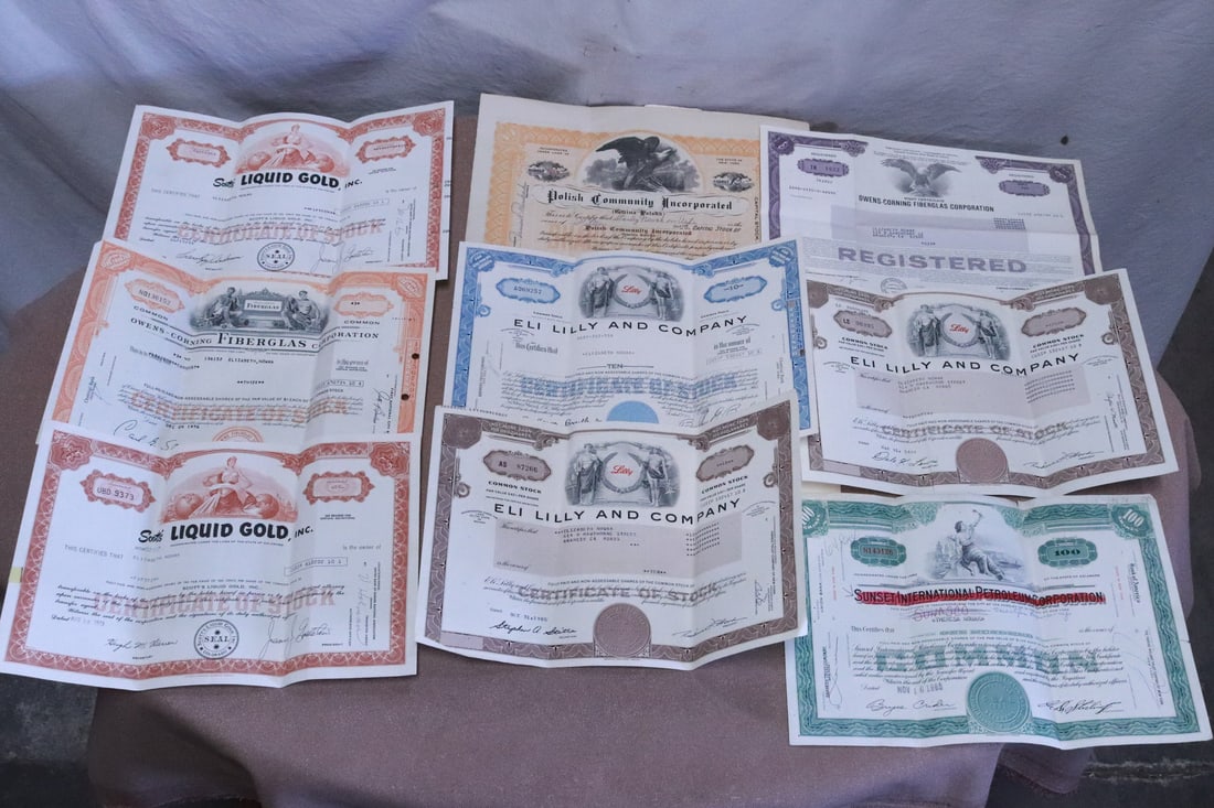 Lot of vintage stock certificate: Lot of vintage stock certificate