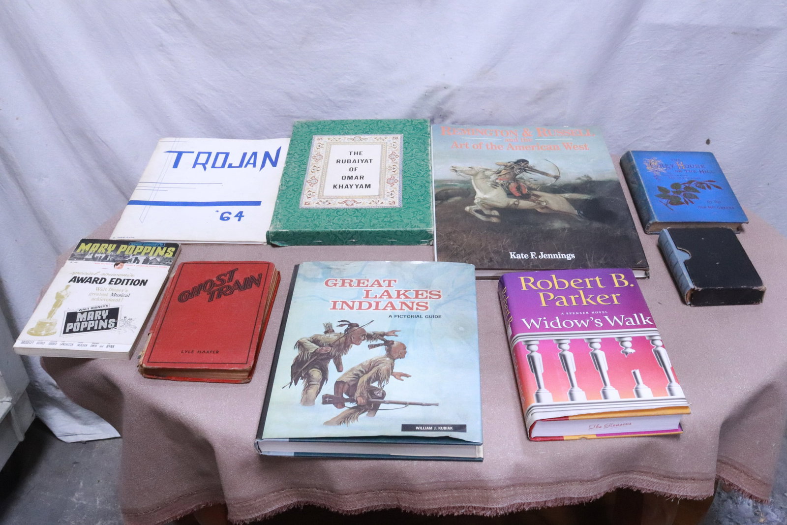 Lot of vintage books: Lot of vintage books