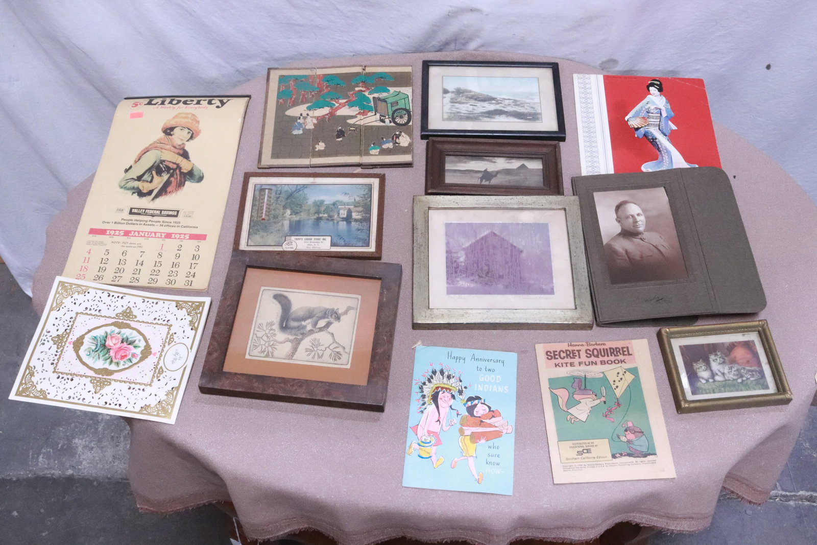 Lot of vintage pamphlets and miniatures (1 of 5)