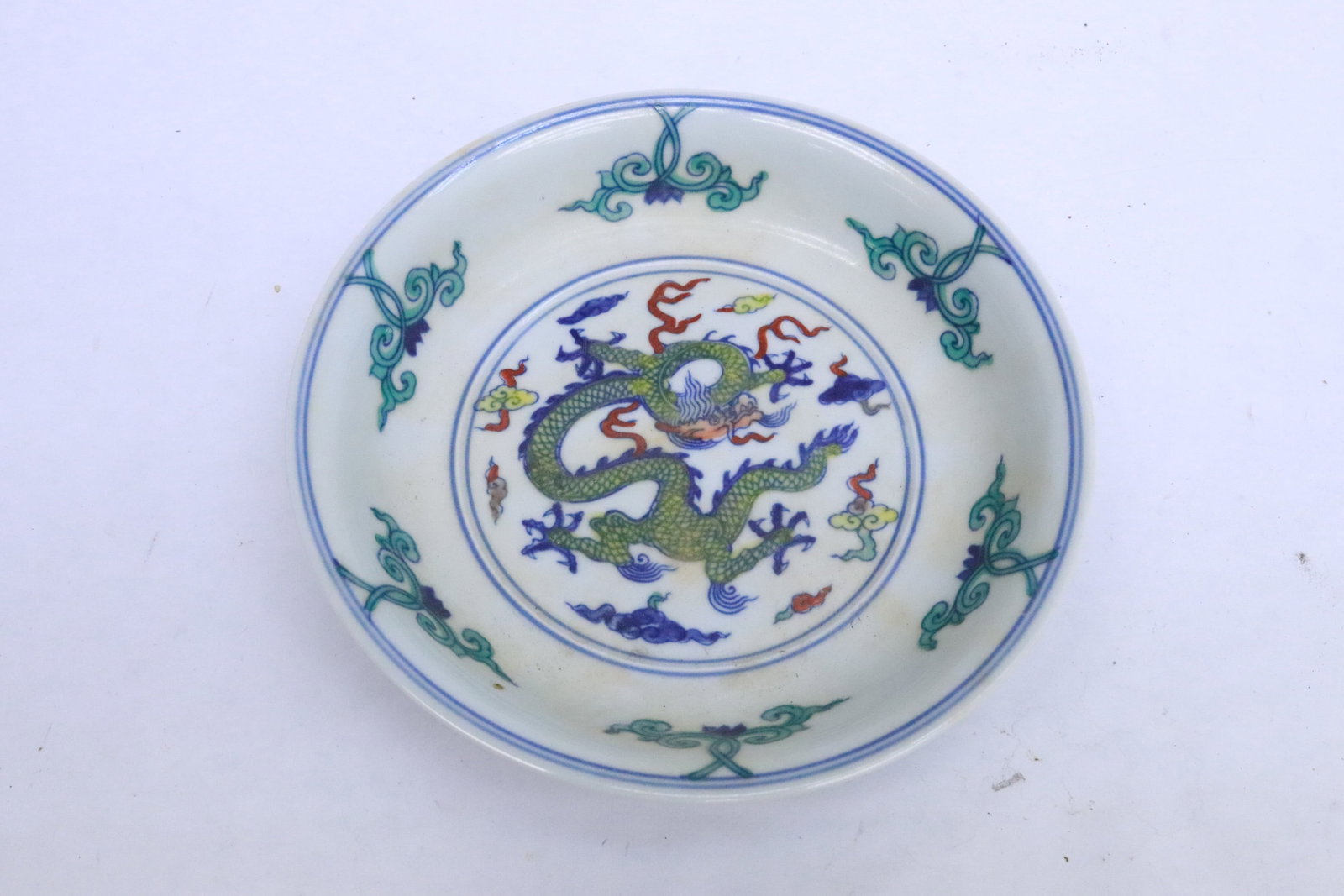 Fine Chinese doucai porcelain plate (1 of 6)