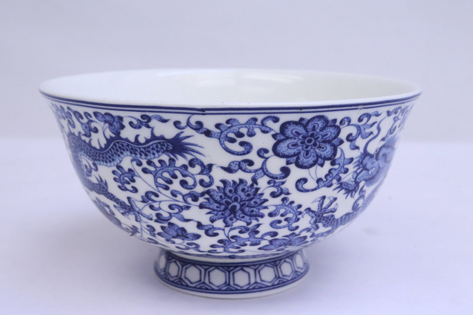 Chinese blue and white porcelain bowl: Chinese blue and white porcelain bowl, 2.75"x5.15"dia