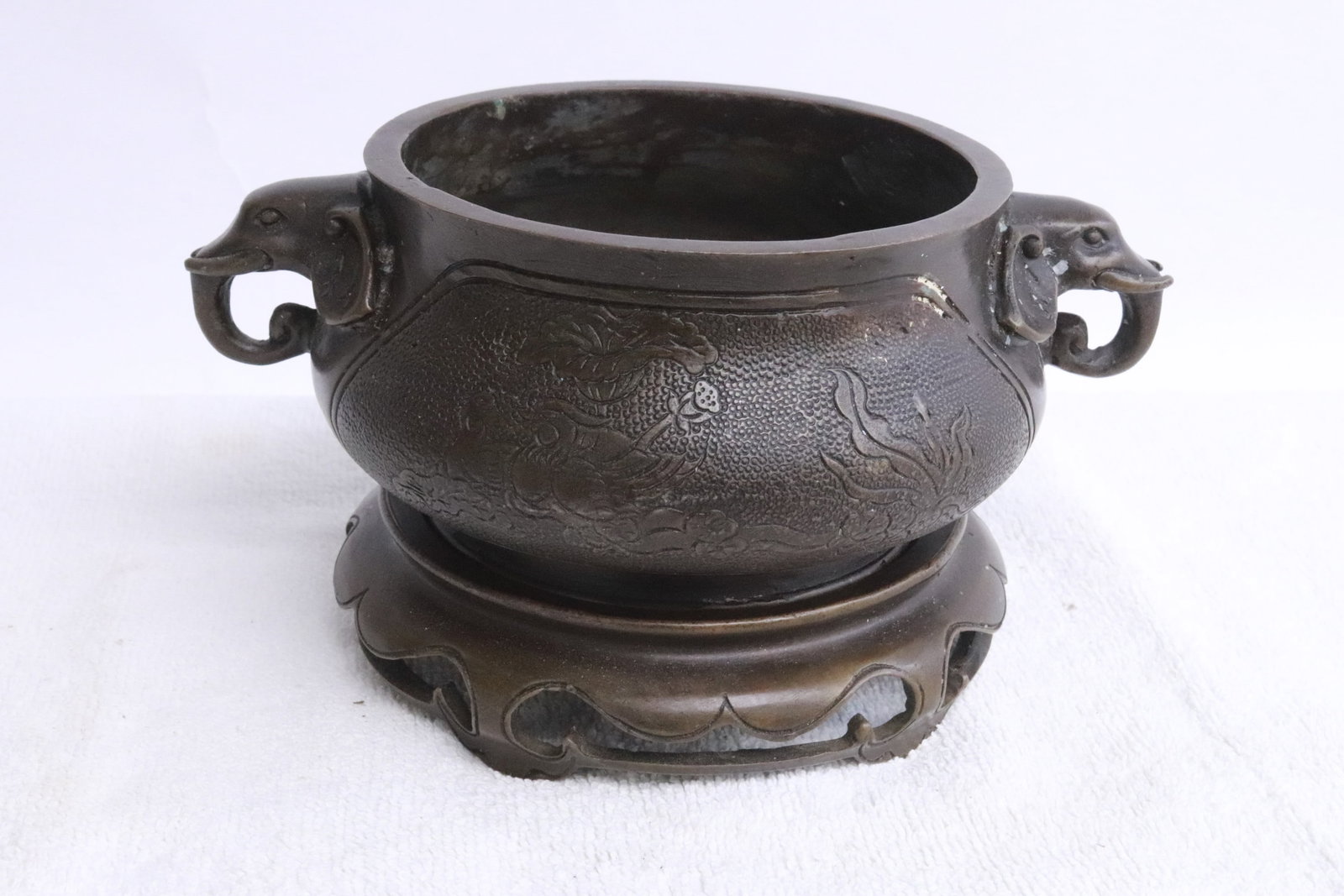 Fine bronze censer with bronze stand (1 of 6)