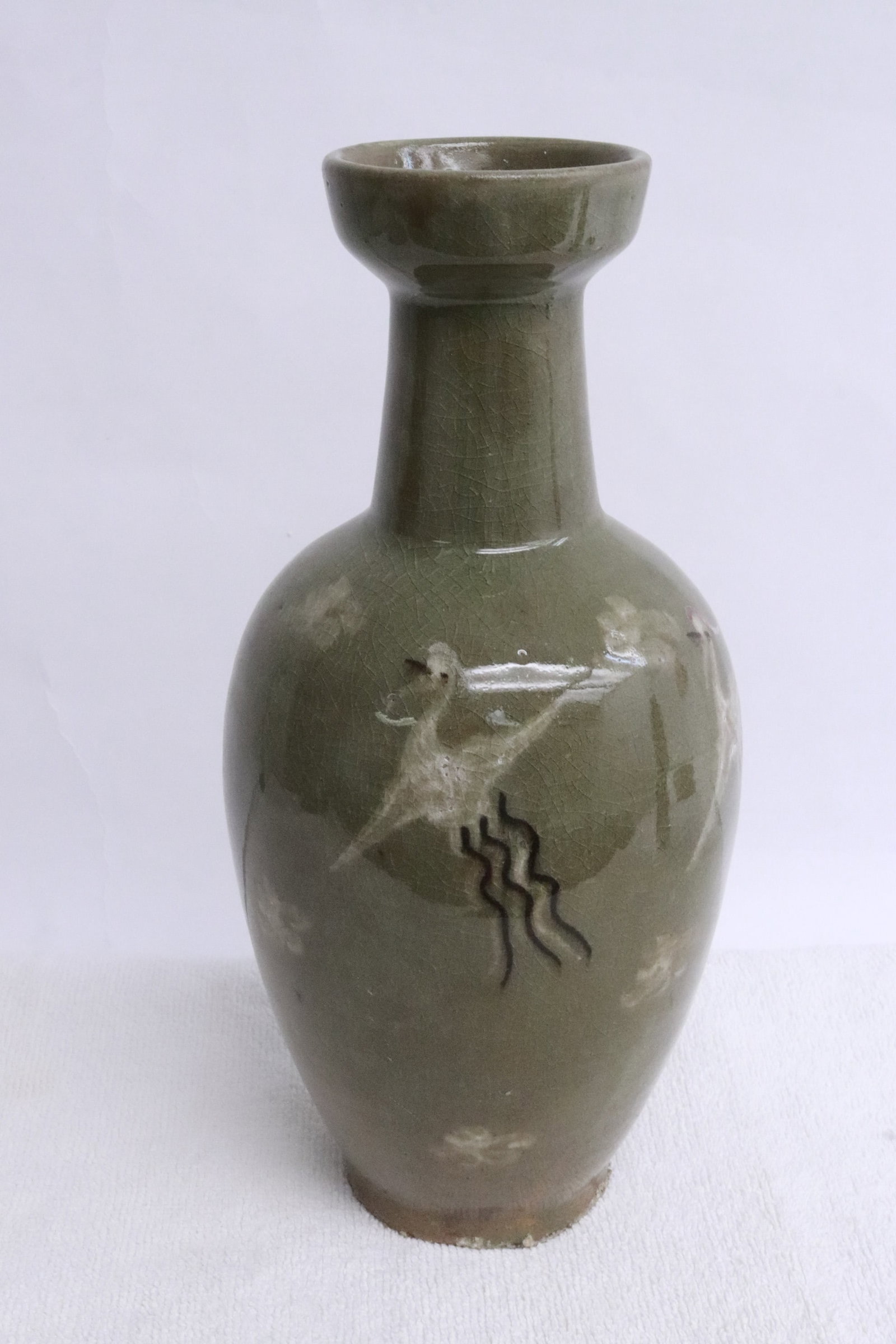 A Korean celadon vase (1 of 8)