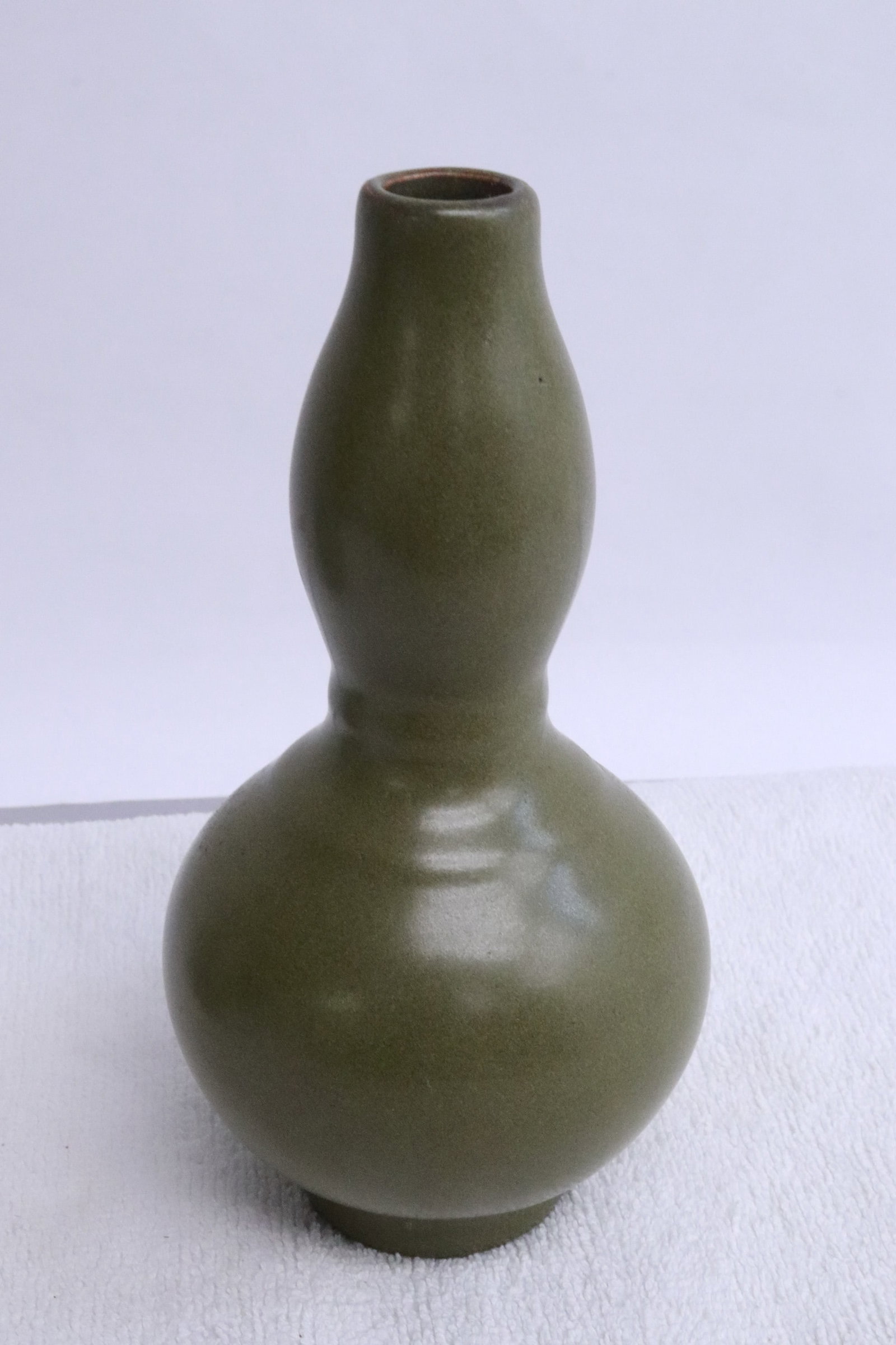 2 porcelain vases - 2