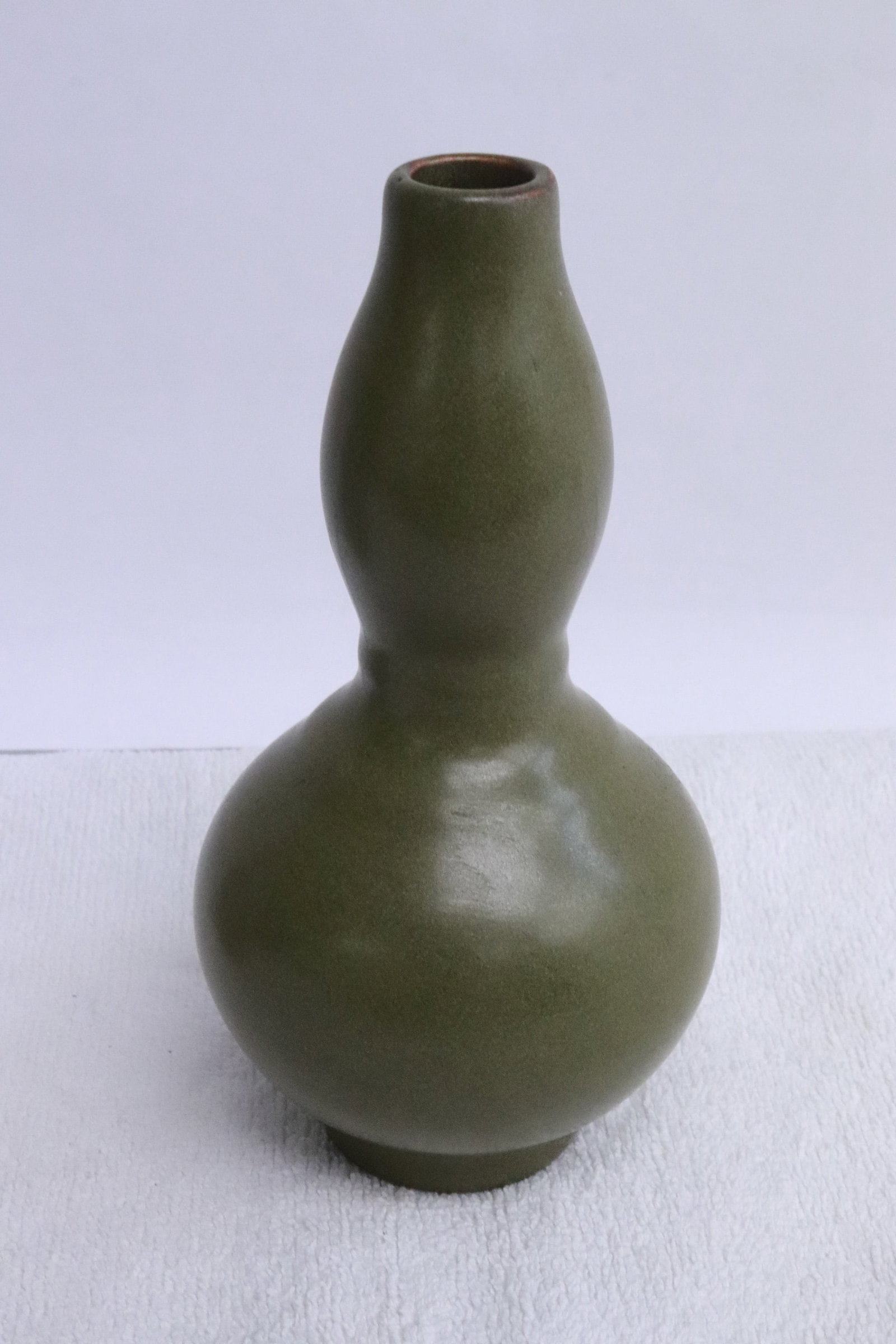 2 porcelain vases - 3