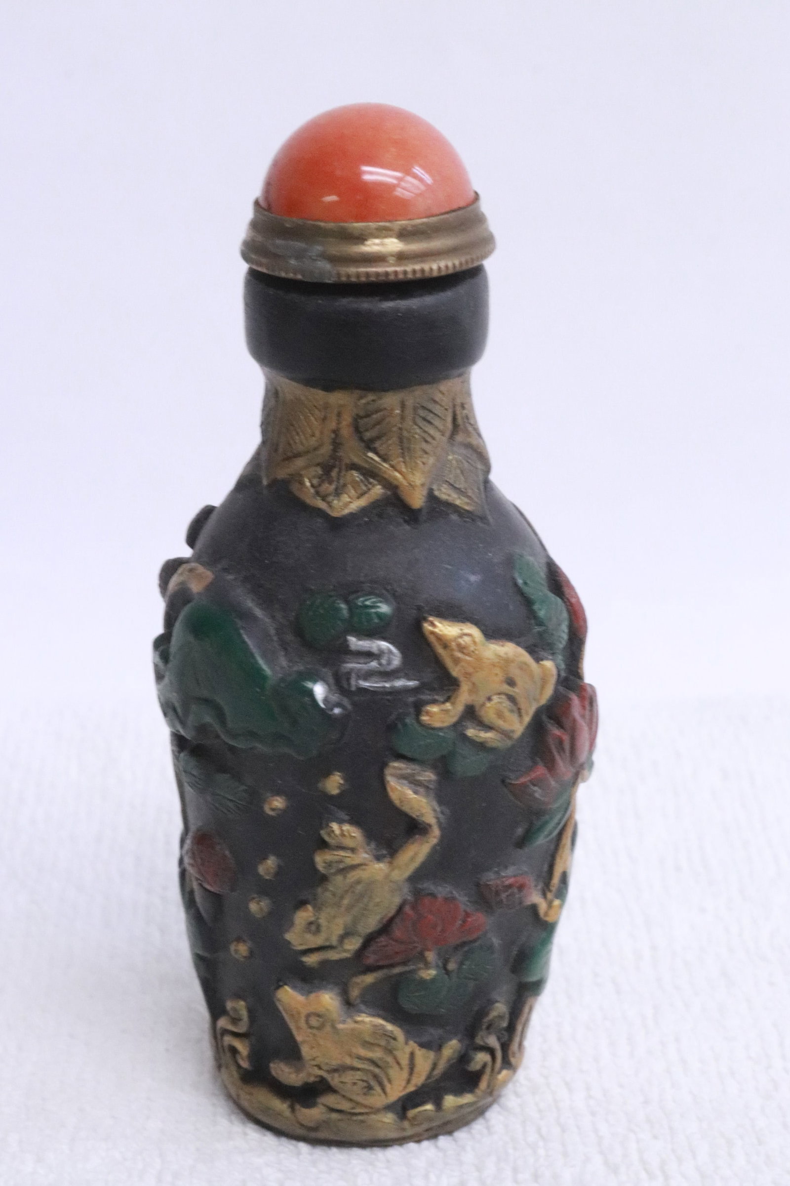 Overlay stone snuff bottle - 4