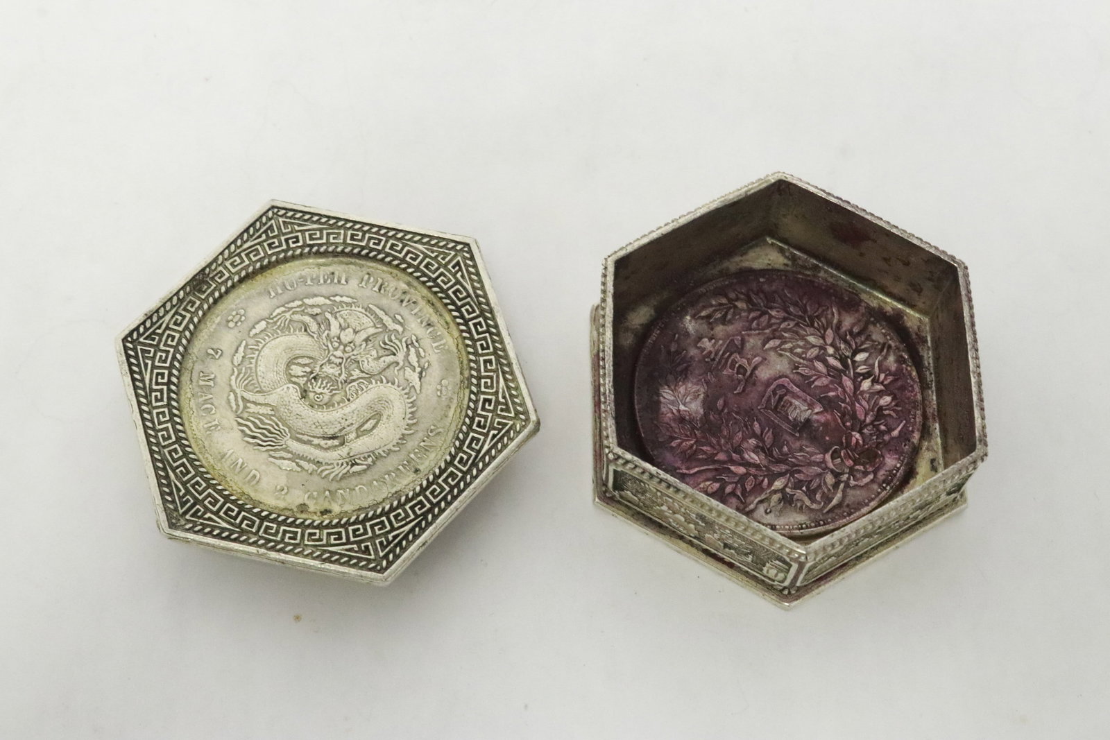 A white bronze box - 4