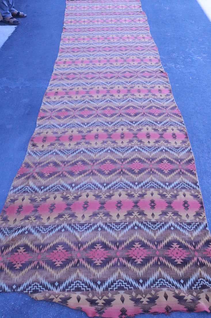Beautiful Indian pattern fabric roll: Beautiful Indian pattern fabric roll, 3'x15'10"