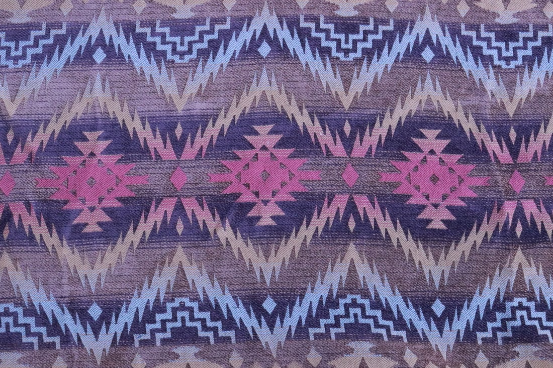 Beautiful Indian pattern fabric roll - 4