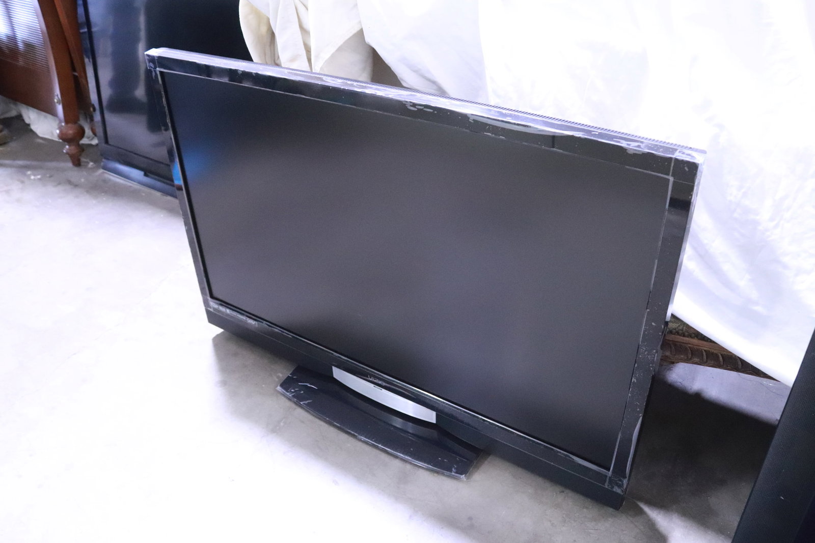 Vizio TV, model SV470XVT1A, 47": Vizio TV, model SV470XVT1A, 47", according to consignor family, this TV never been used since purchase
