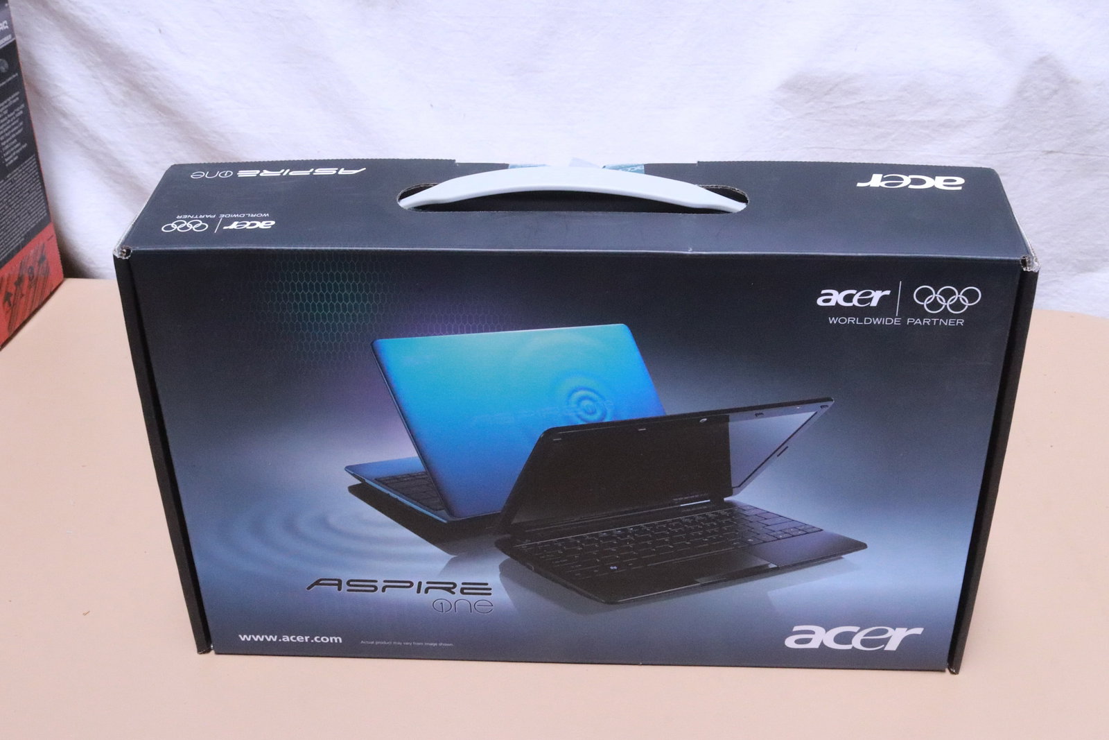 4 laptop computers, all NIB - 12