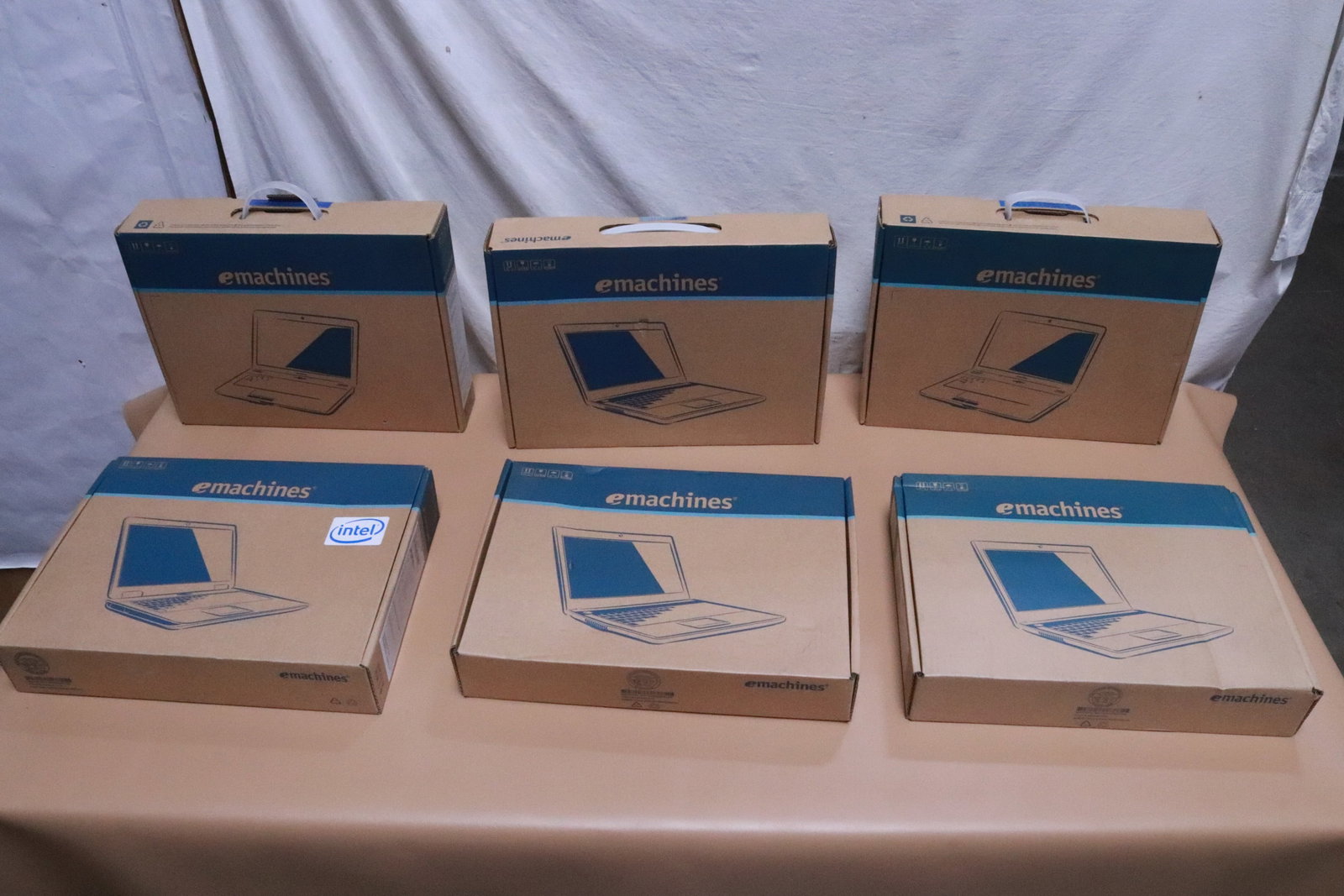 6 laptop computers, e-machine, NIB: 6 laptop computers, e-machine, NIB