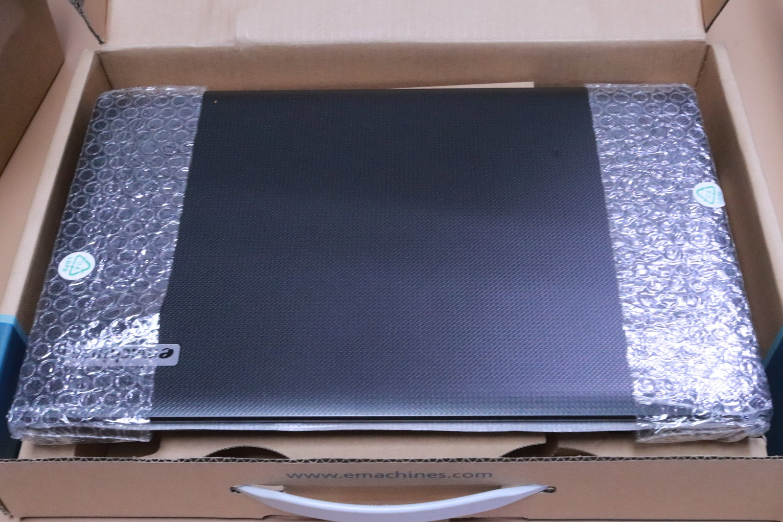 6 laptop computers, e-machine, NIB - 5