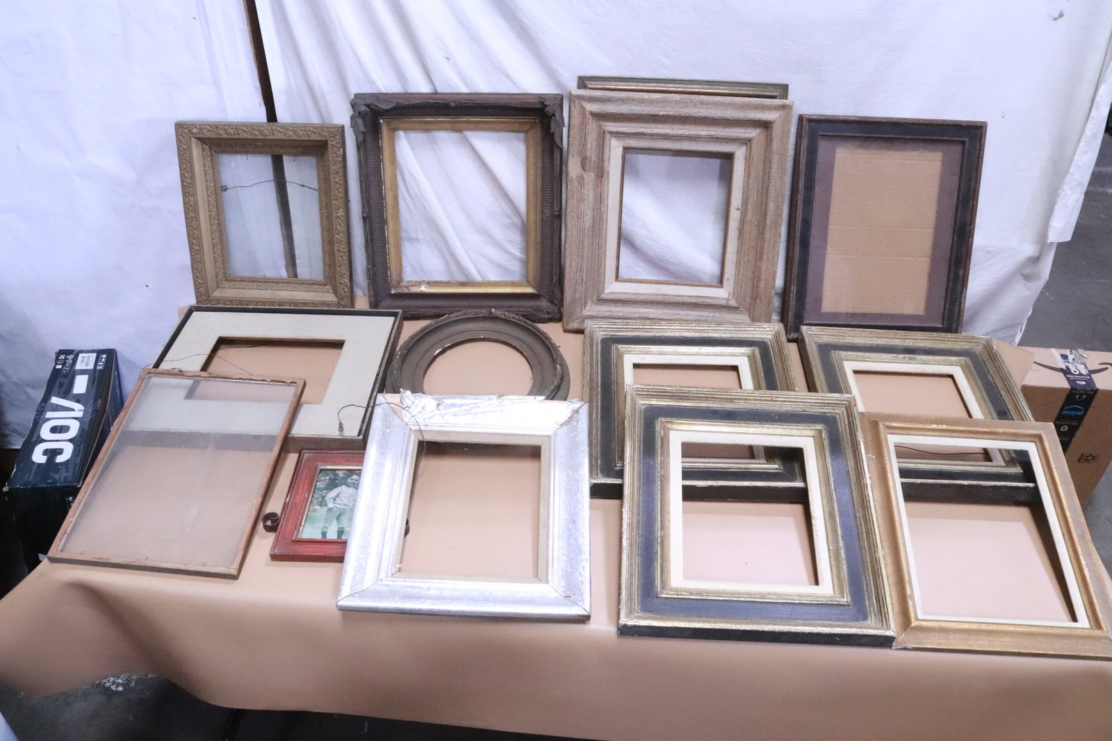 Large lot of picture frames (1 of 7)