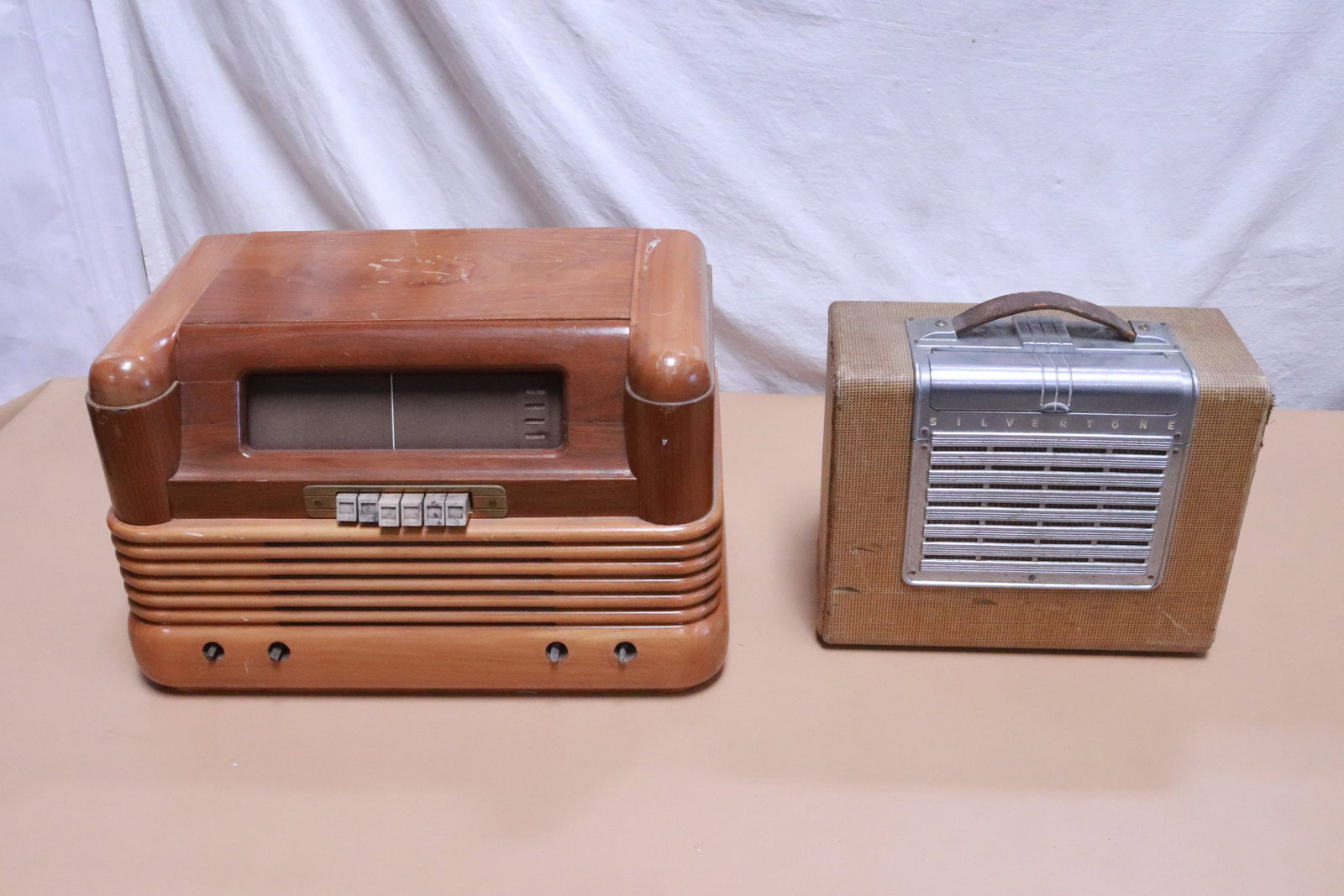 2 vintage radio (1 of 10)