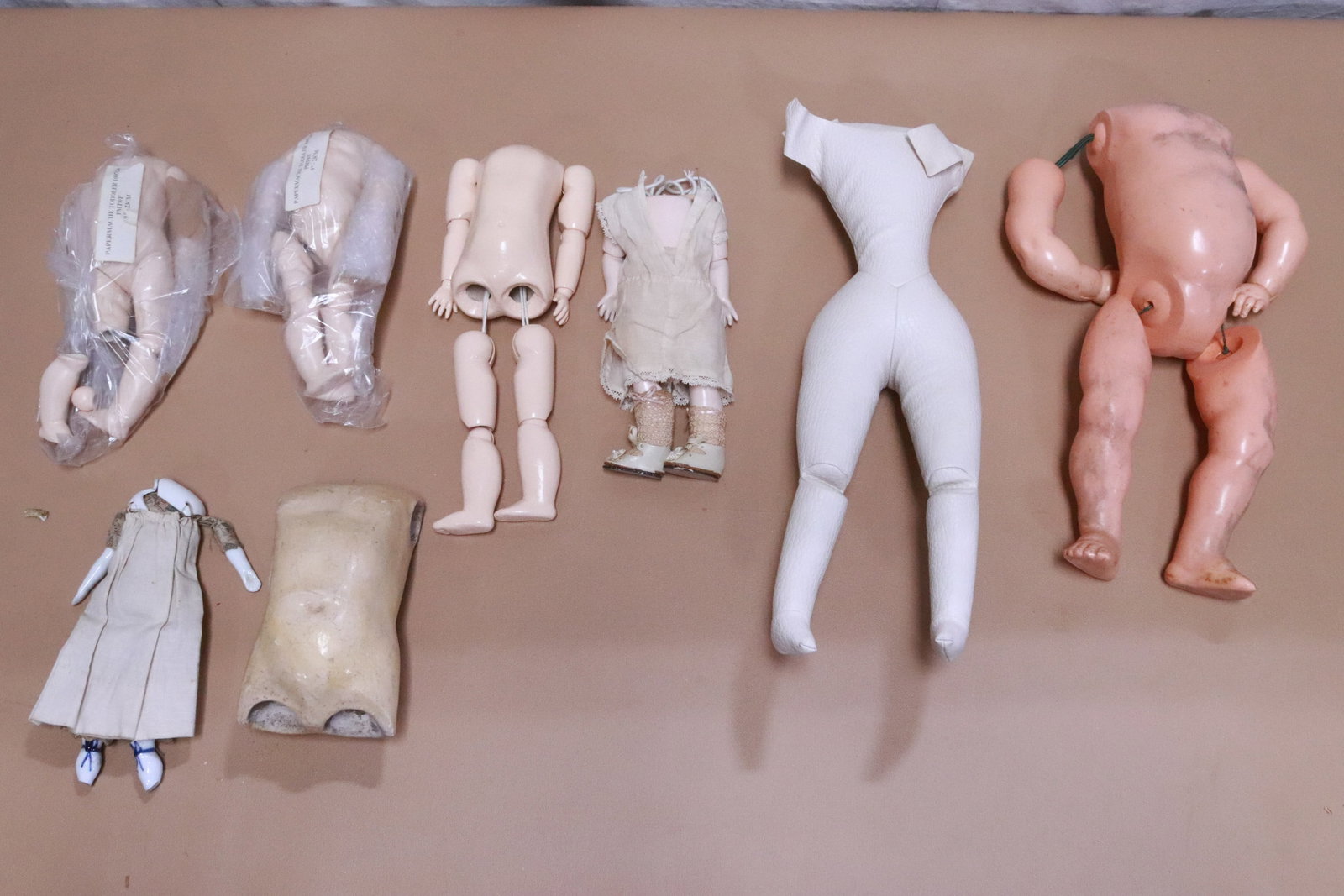 Lot of doll bodies: Lot of doll bodies