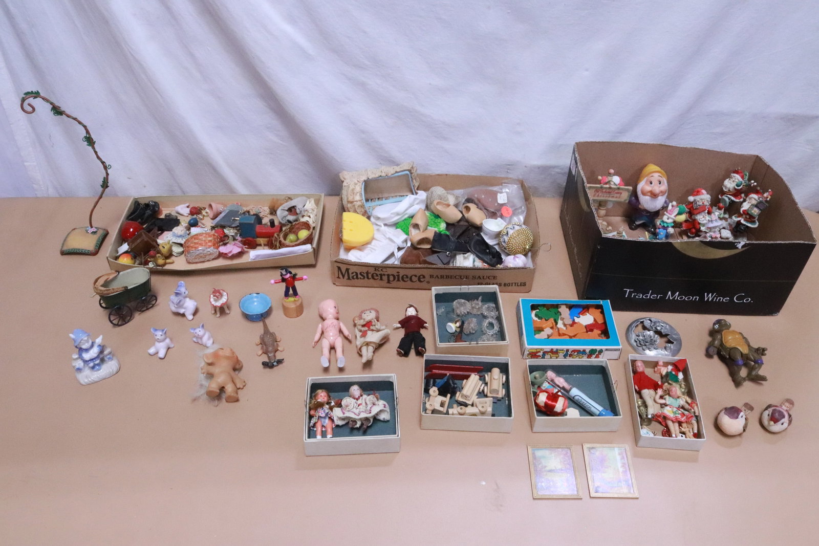 Lot of miniature dolls, and doll miniatures (1 of 9)