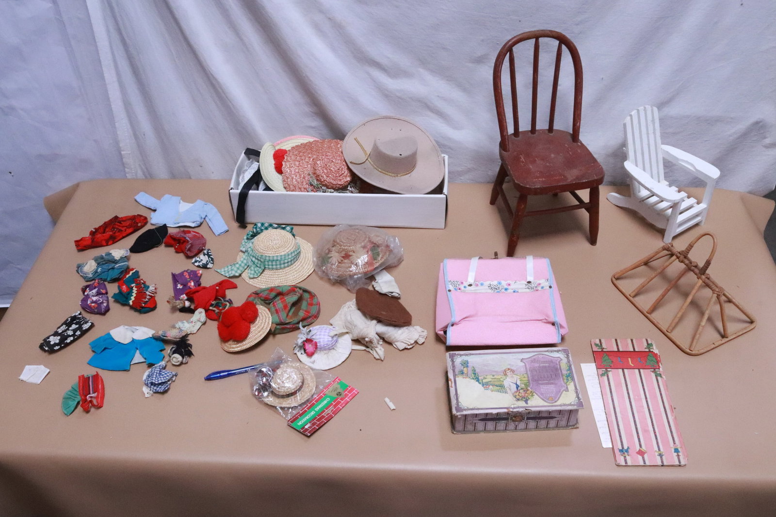 Lot of doll misc. (1 of 7)