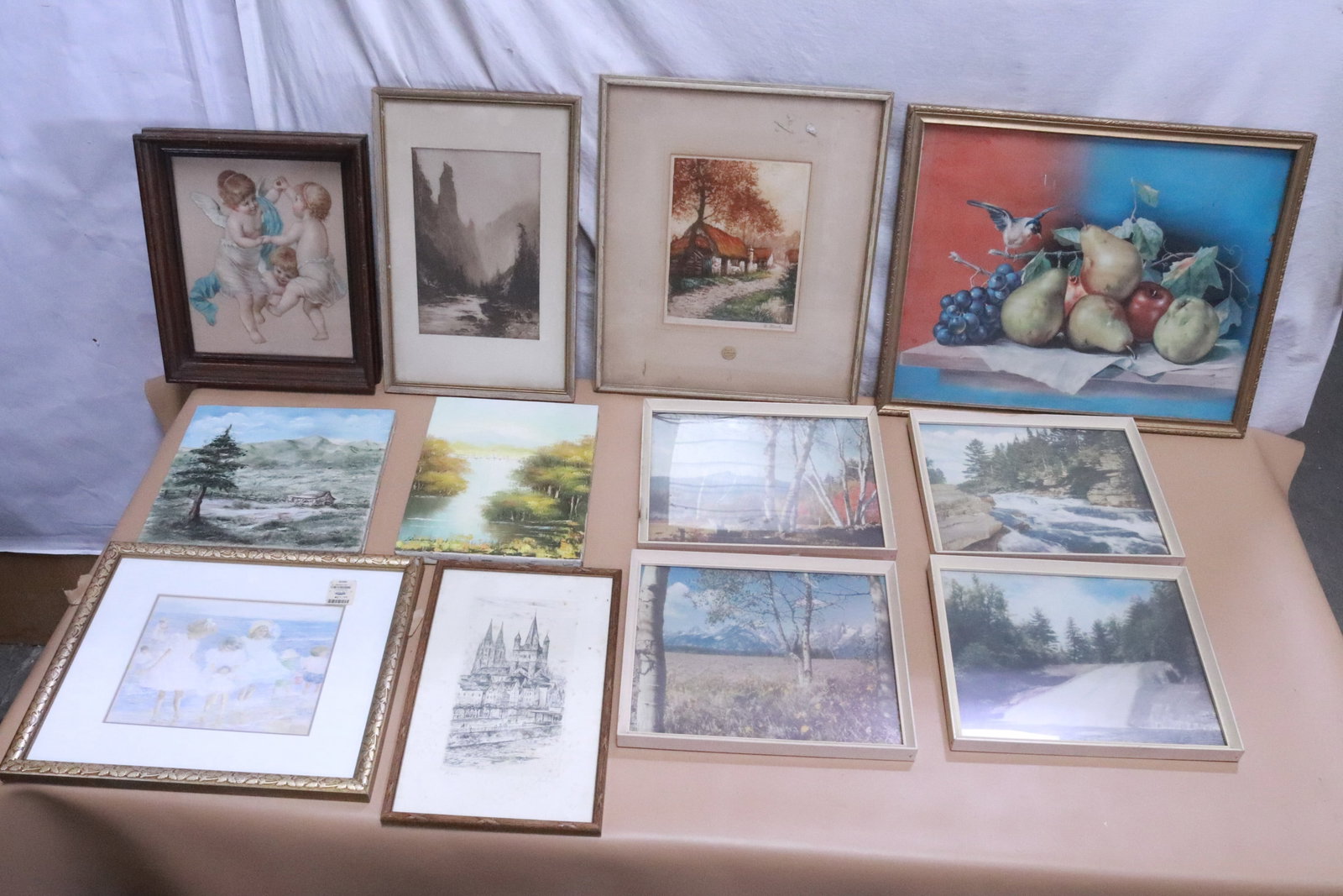 Lot of wall arts: Lot of wall arts, 9.65"x11.7" (F:10.65"x12.7"x0.8") - 15.4"x19.3" (F:17.3"x21"x0.65")