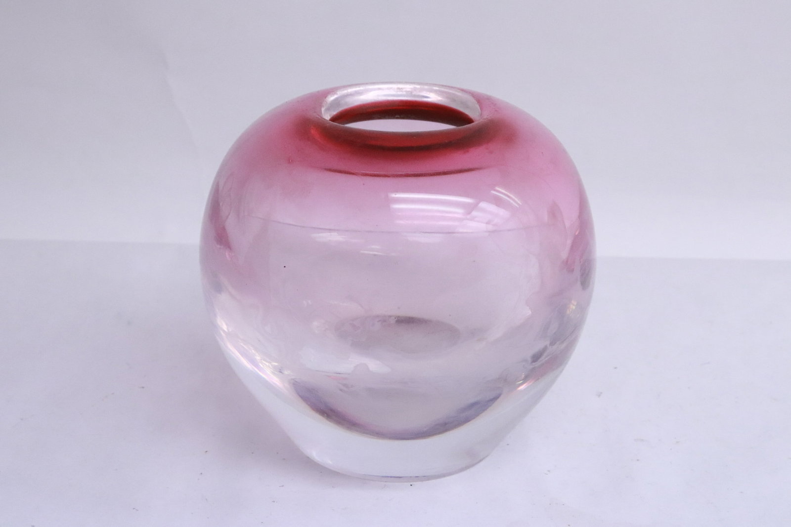 A very heavy pink crystal rose bowl: A very heavy pink crystal rose bowl, 4.35"x4.85"dia