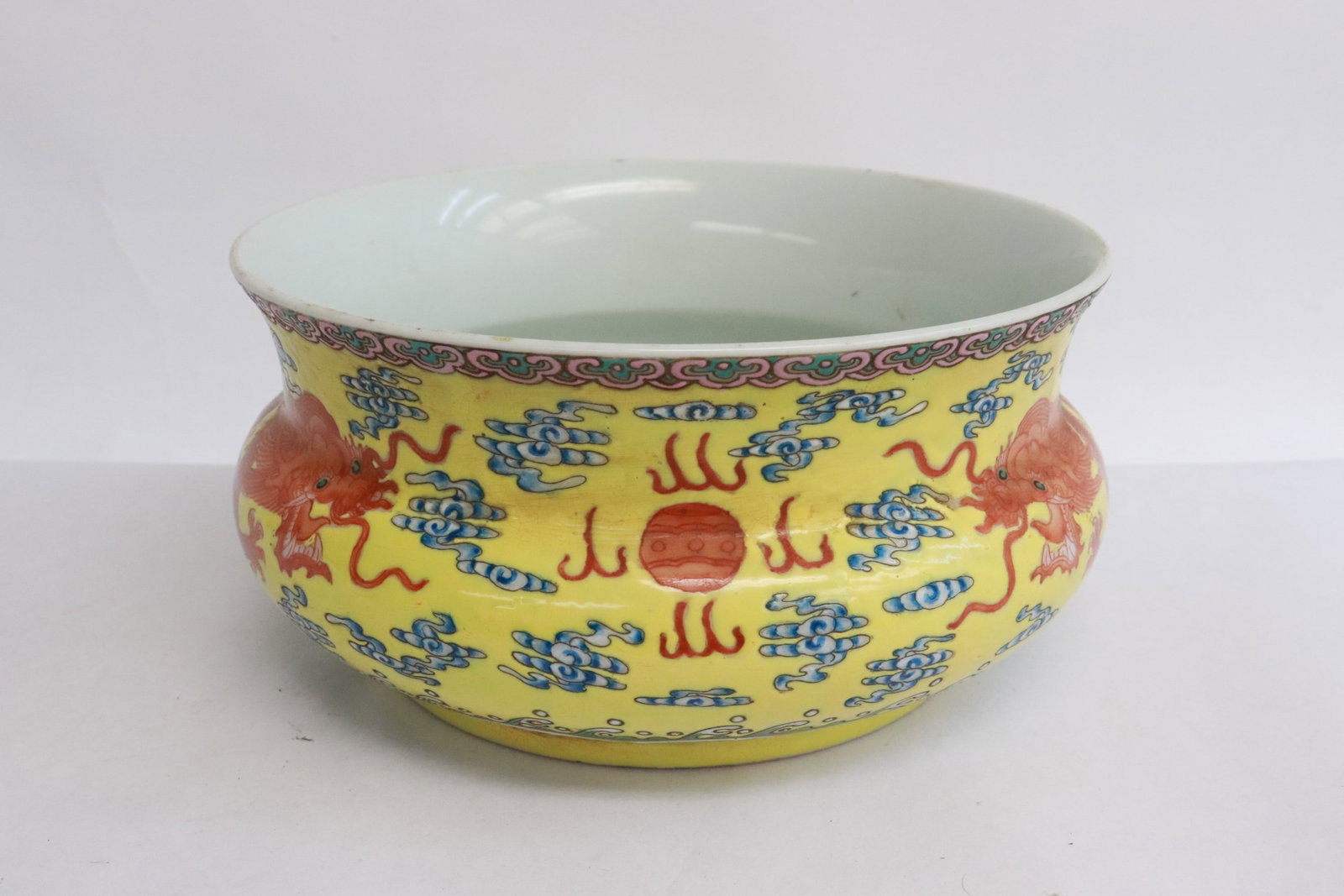 Chinese yellow background famille rose censer: Chinese yellow background famille rose porcelain censer, 3.5"x7.2"dia