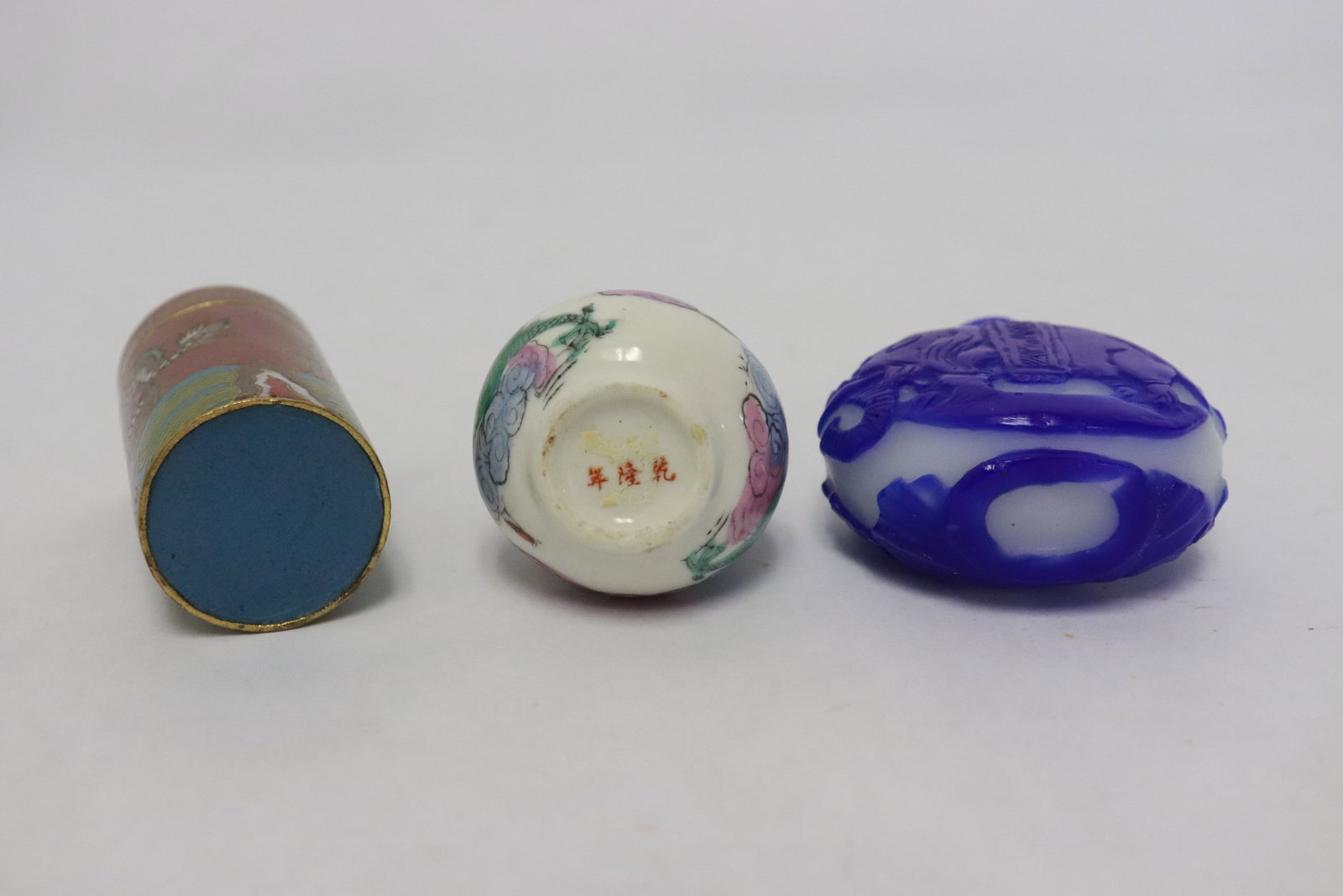 3 Chinese snuff bottles - 9