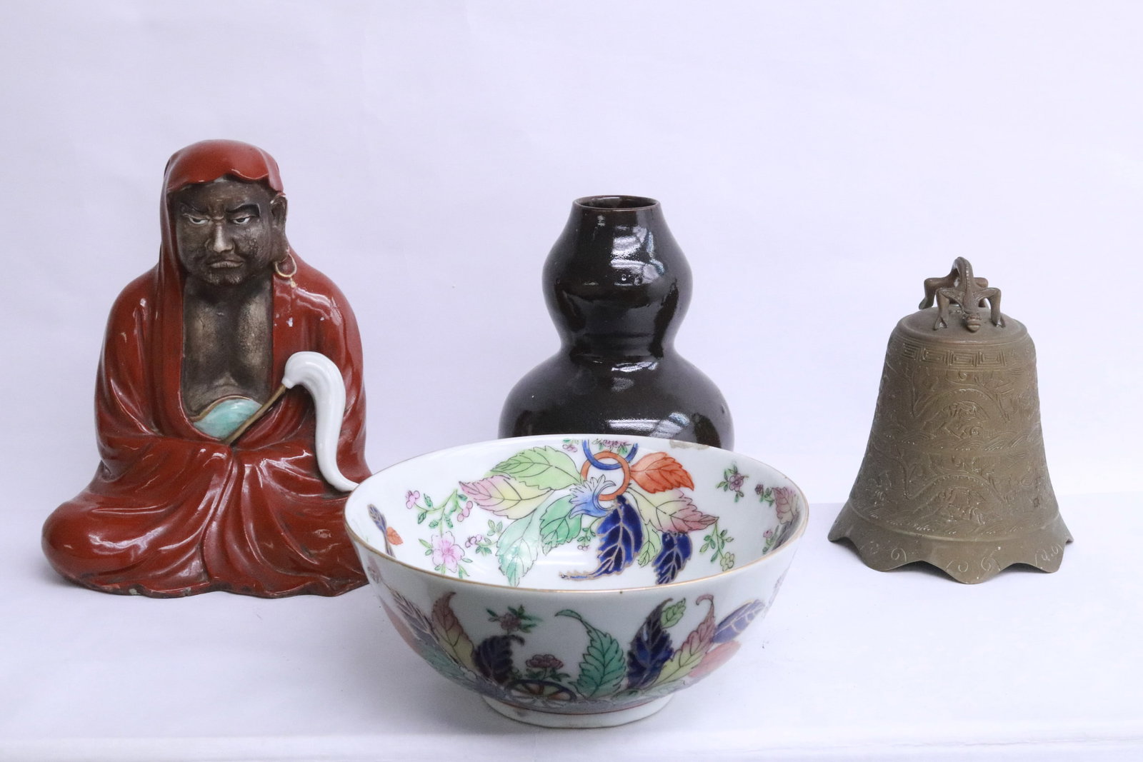 3 Asian porcelains, and a bronze bell (1 of 9)