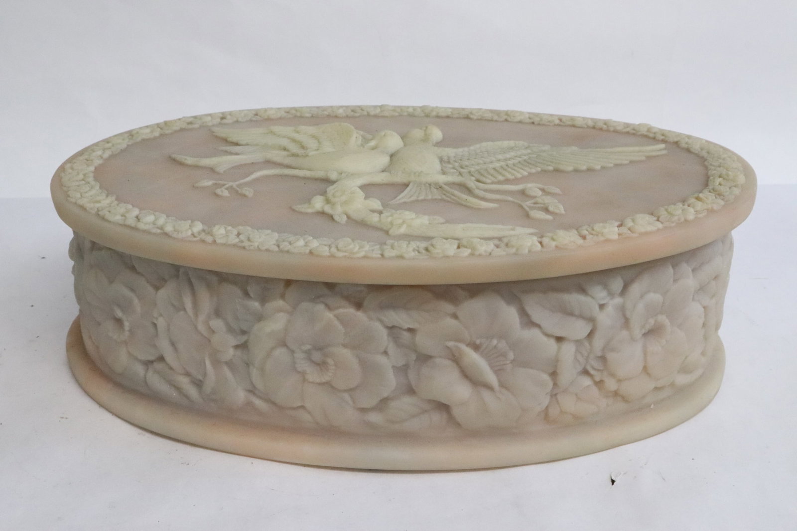 Beautiful incolay box - 2