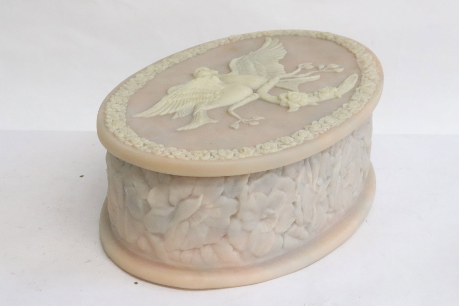 Beautiful incolay box - 4