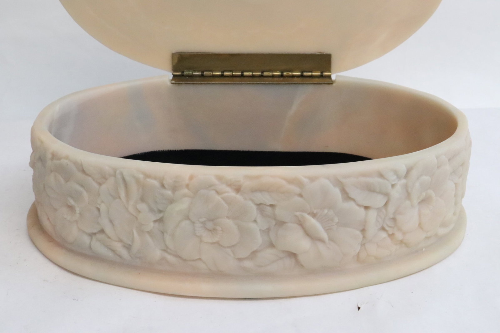 Beautiful incolay box - 7