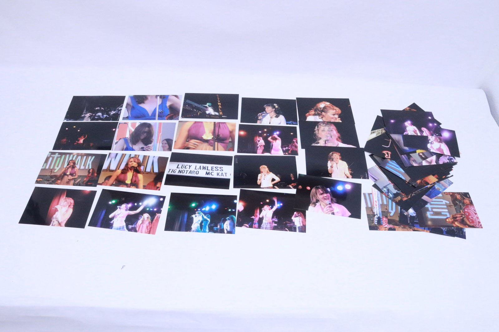 Original photos of Lucy Lawless in the Roxy: Original photos (4"x6" ea) of Lucy Lawless in the Roxy