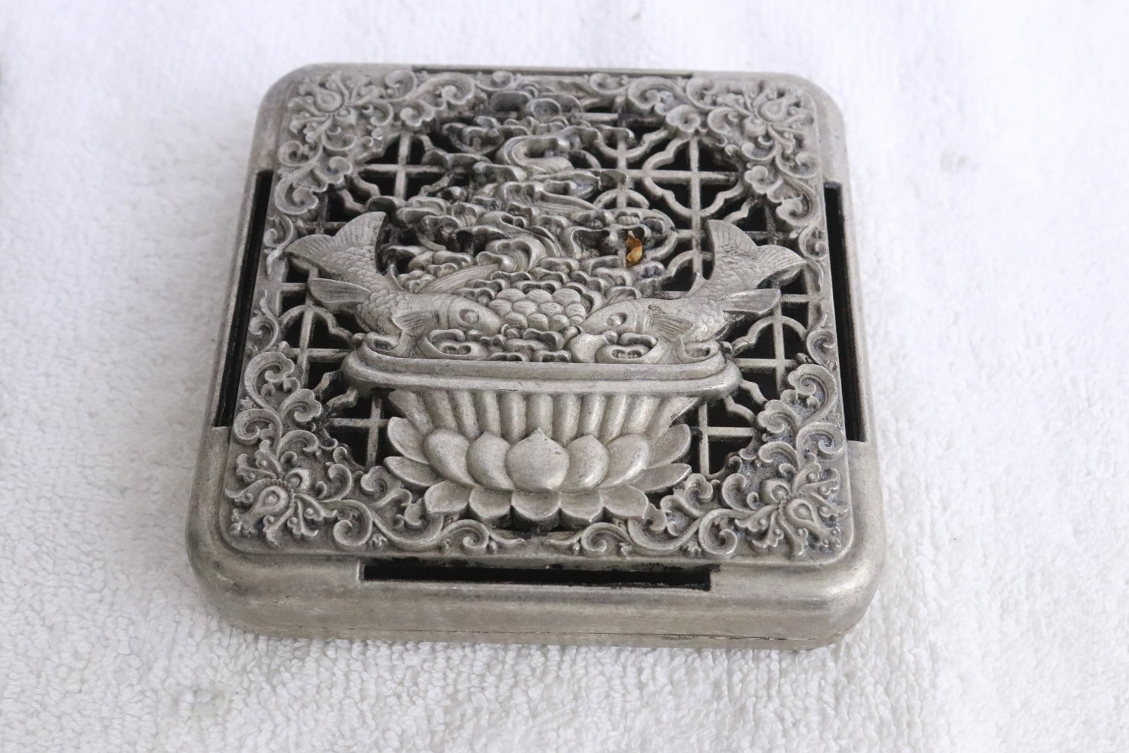2 white metal scent boxes - 2