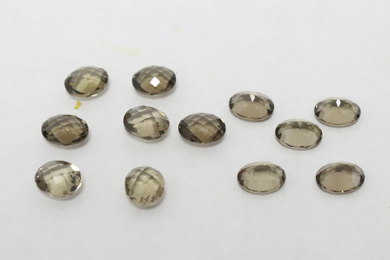 Lot of polished smoky quartz stones: Lot of polished smoky quartz stones, total approx. 30ct