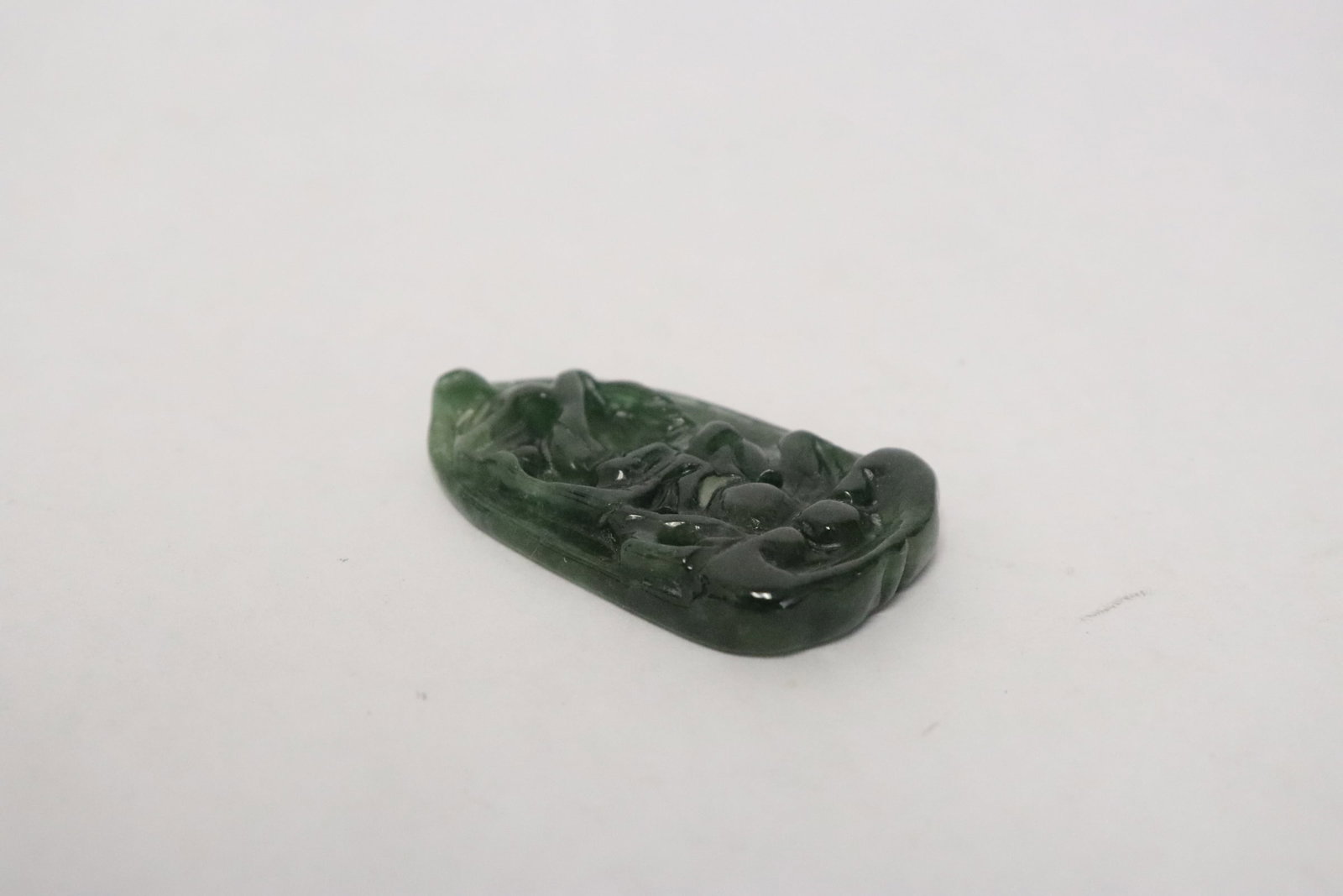 Chinese translucent emerald green jadeite - 4