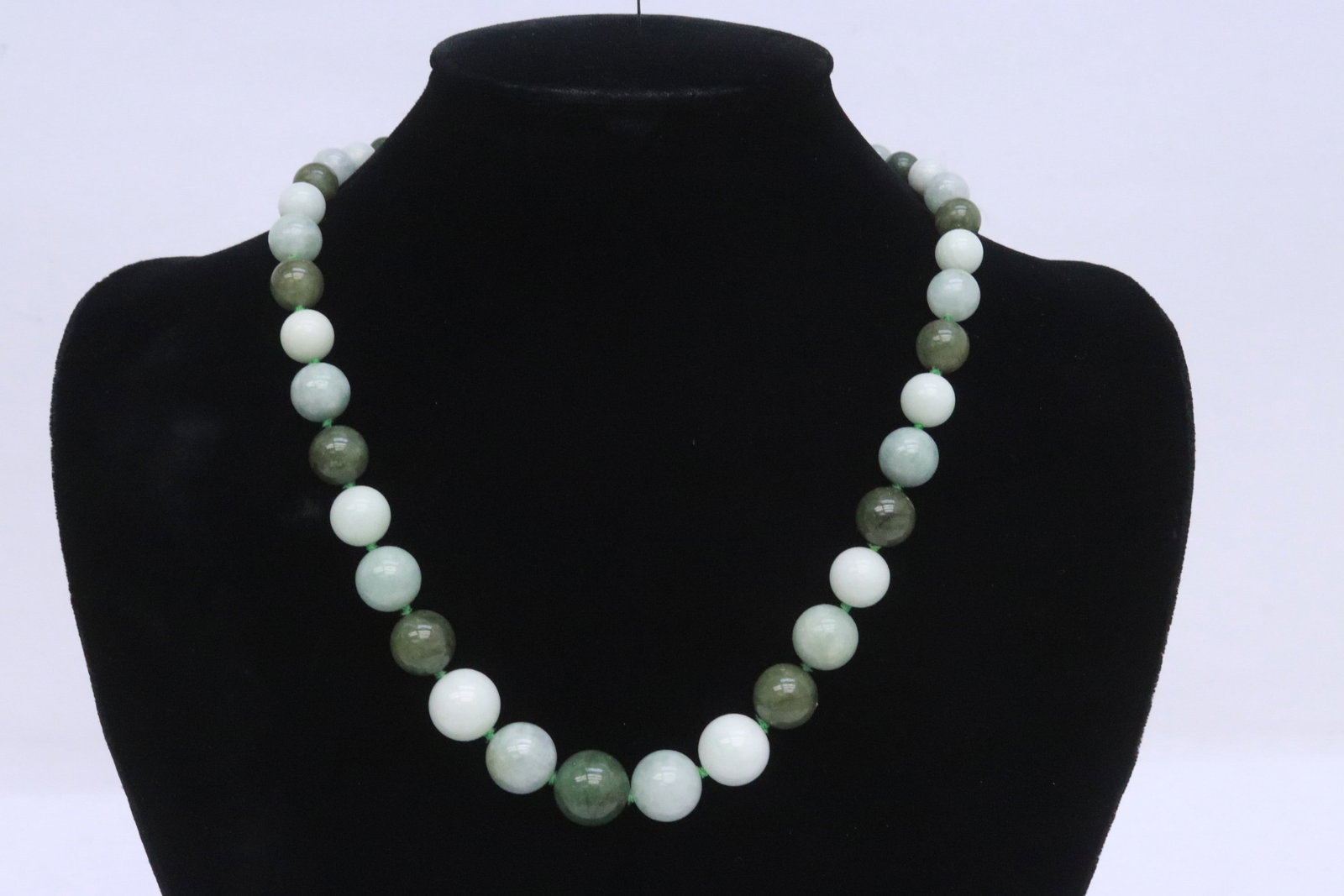 multi-shade jadeite bead necklace w/ 14K Y/G clasp (1 of 7)
