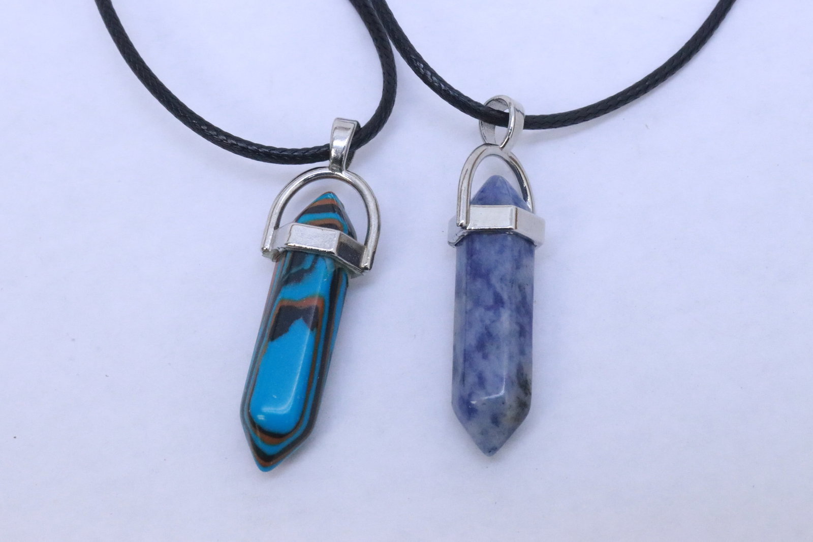 5 stone points made pendants - 3