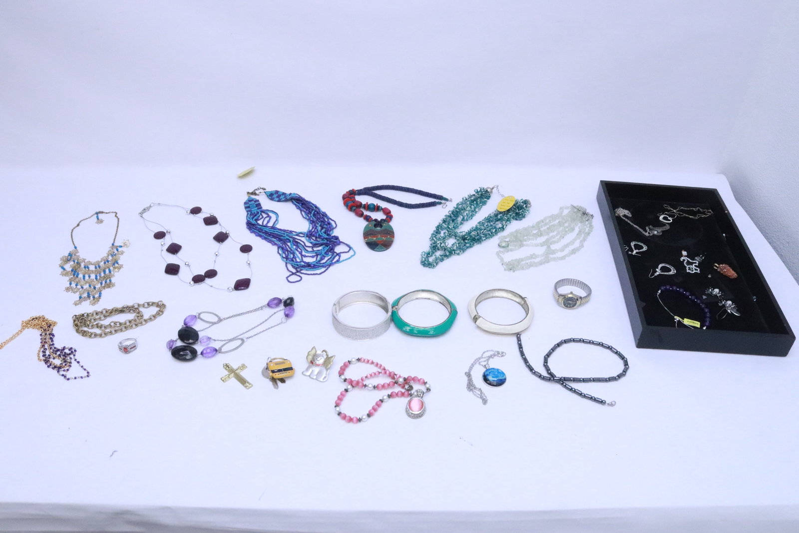 Lot of misc. jewelry (1 of 8)