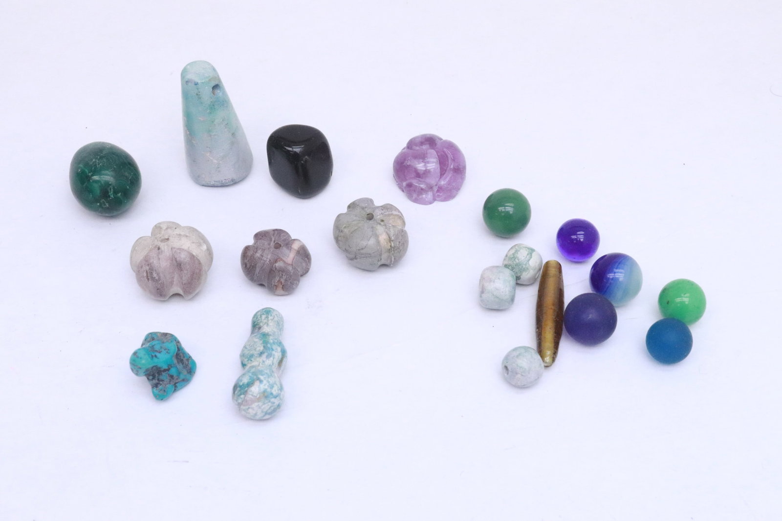 Lot of misc. beads: Lot of misc. beads, 0.35"x0.4"dia - 1.65"x0.85"dia