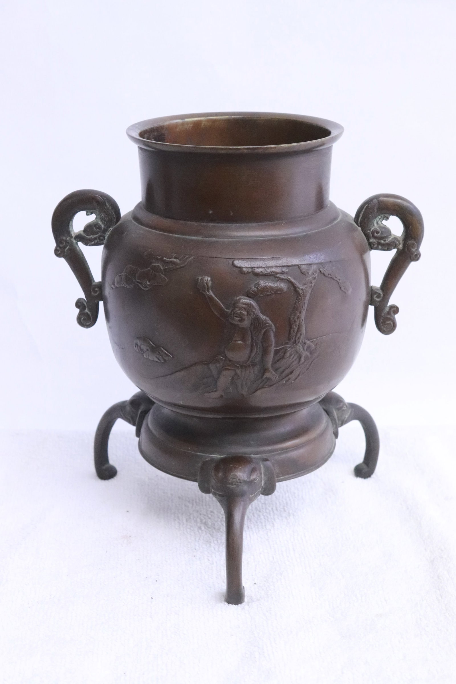 Antique bronze vase with decoration in relief: Antique bronze vase with decoration in relief, 7.7"x6.8"x6"
