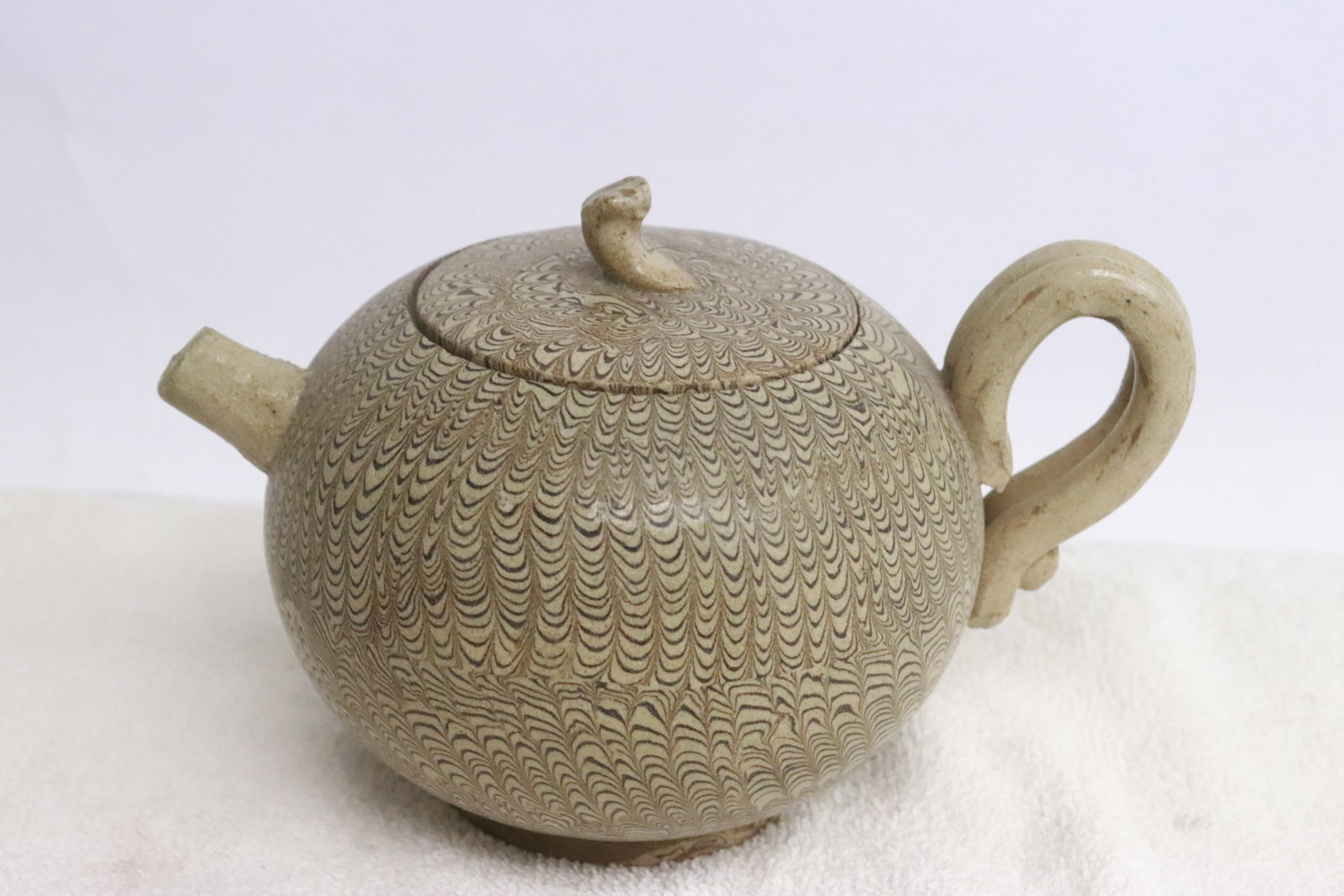 A marbled teapot (1 of 5)