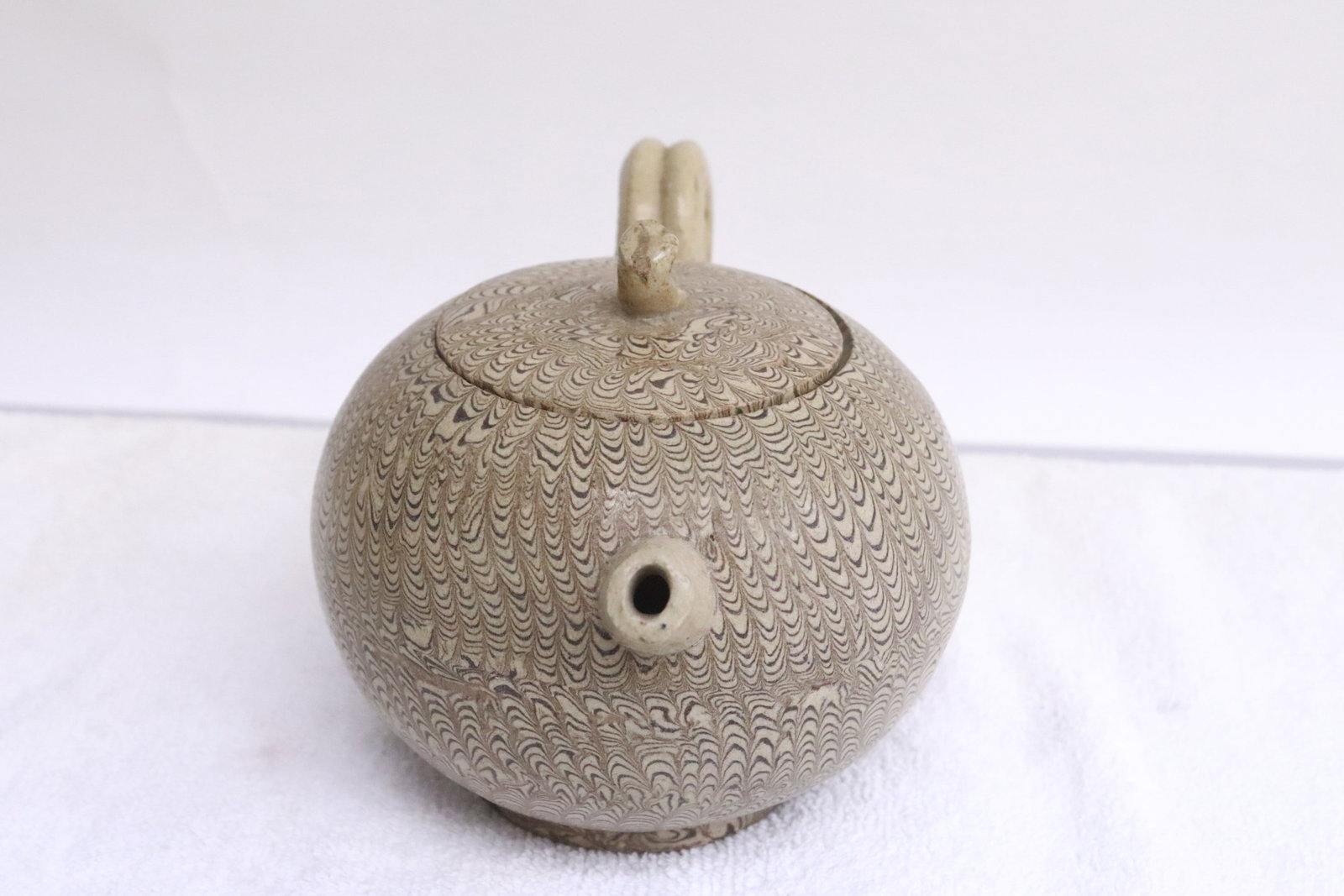 A marbled teapot - 2