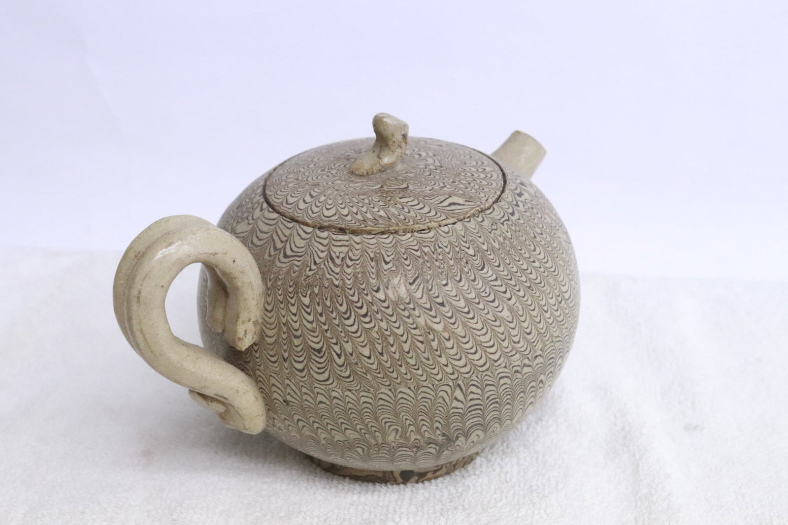 A marbled teapot - 3