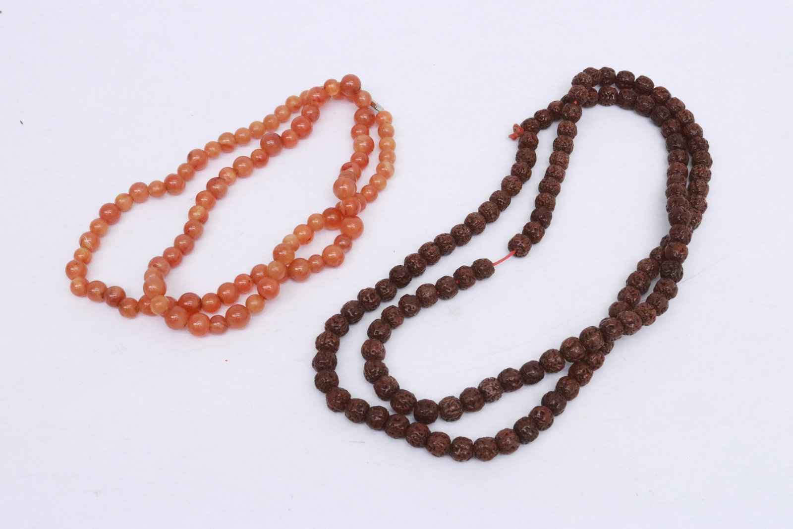 2 necklaces: 2 necklaces, 28"L, 39"L